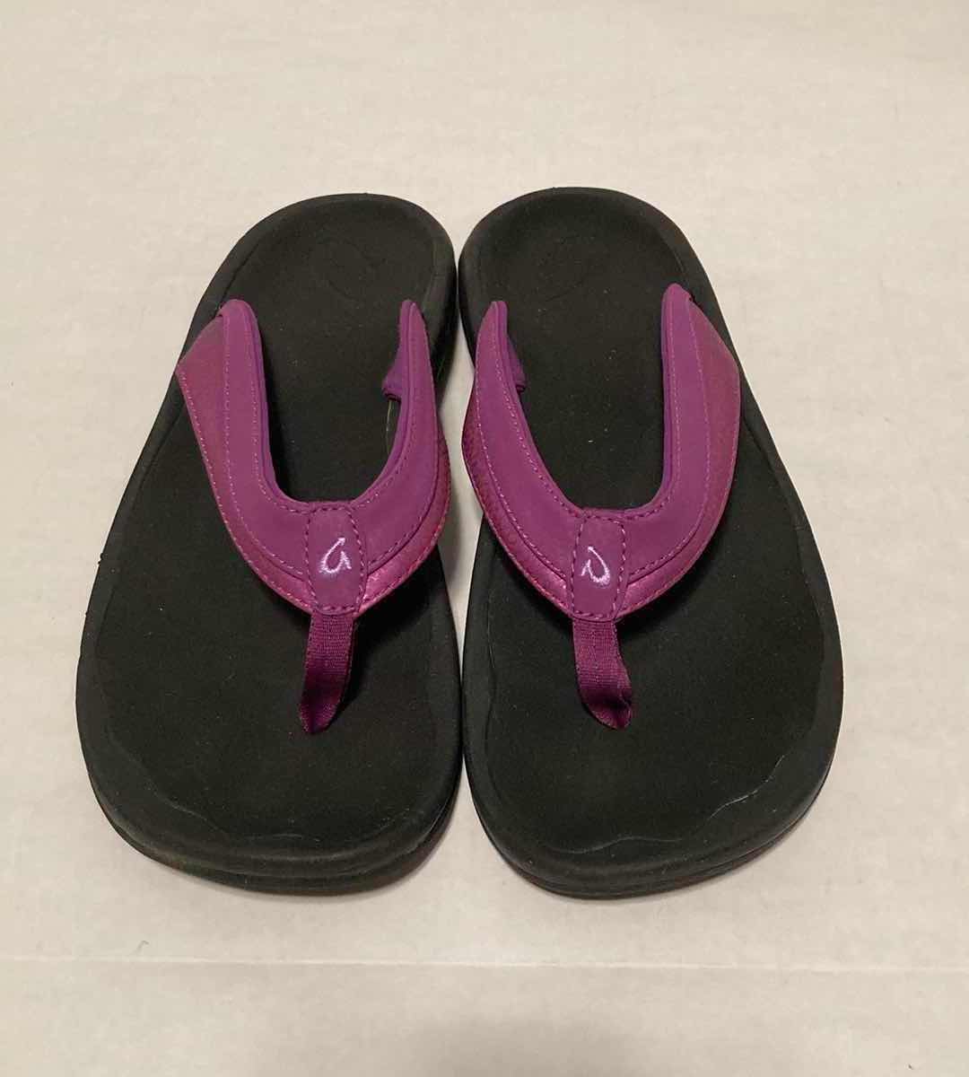 Photo 6 of OLUKAI OHANA ORCHID FLOWER & BLACK WATER RESISTANT SANDALS WOMEN’S SIZE 9