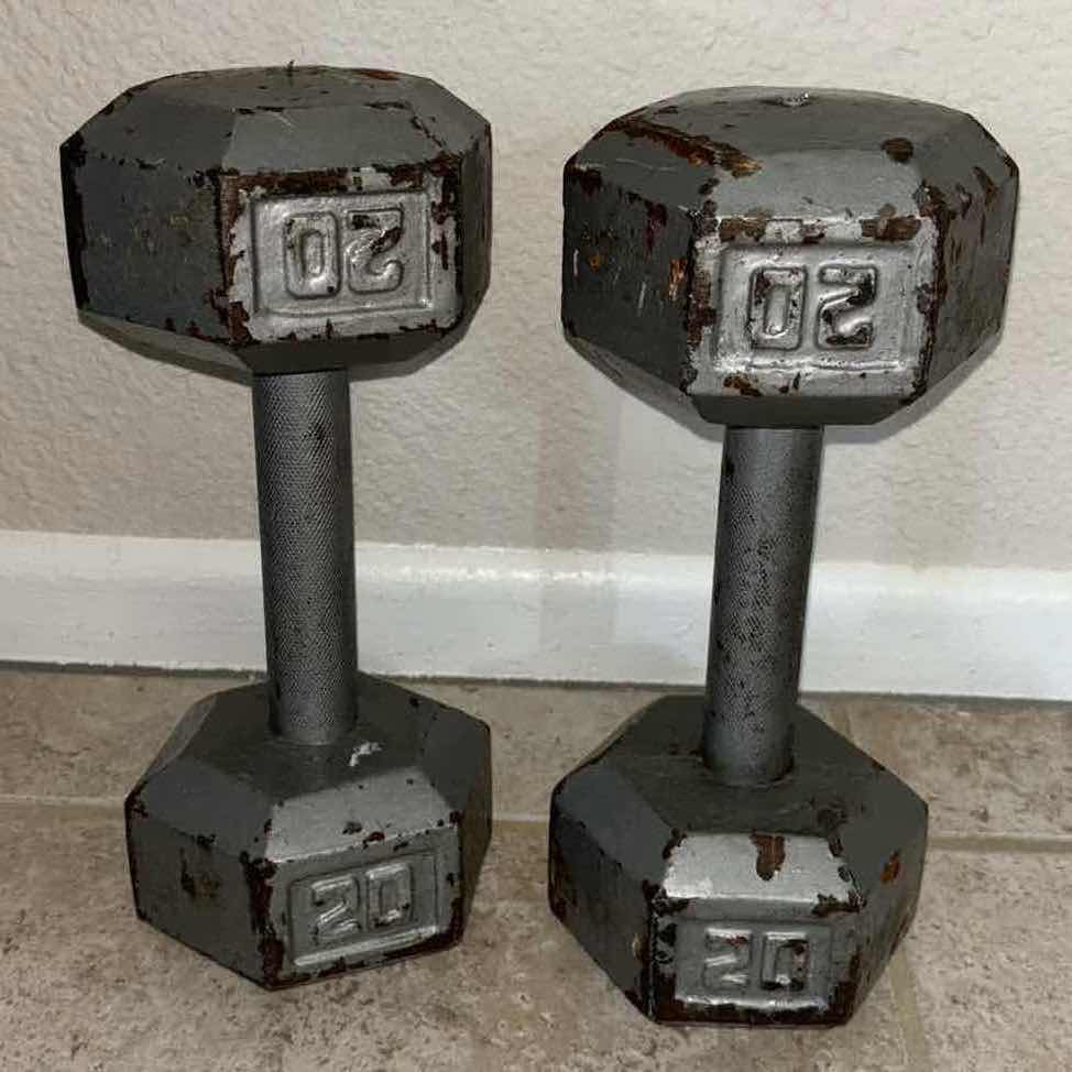 Photo 3 of CAST IRON PAIR OF HEXAGON 20LB DUMBBELLS