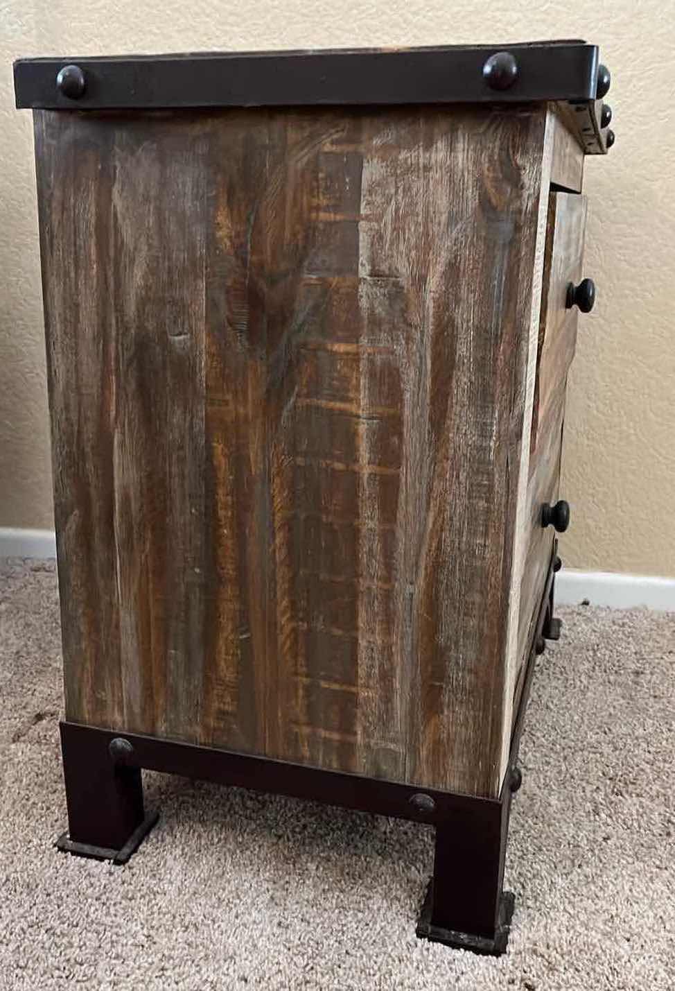 Photo 3 of INTERNATIONAL FURNITURE DIRECT ANTIQUE BARNWOOD RUSTIC NIGHTSTAND SIDE TABLE 28” X 16.5” H26”