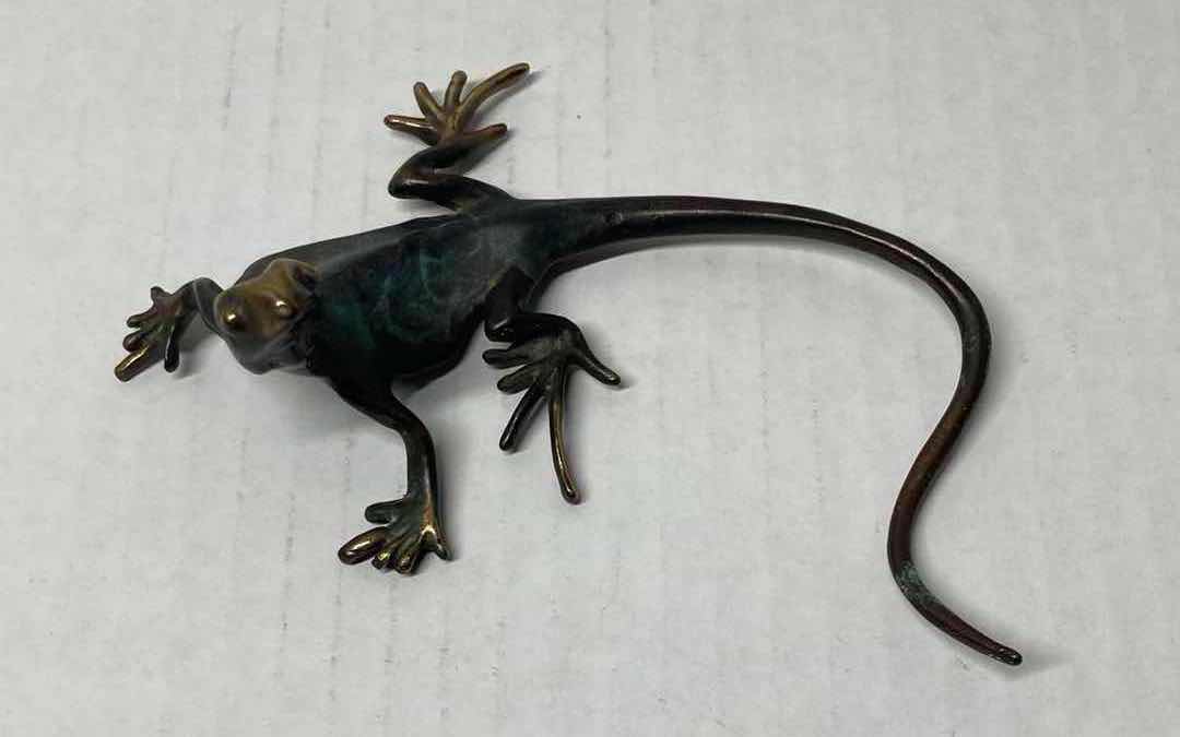 Photo 4 of MICHAEL STOREY BRONZE LIZARD SCULPTURE SIGNED BY MICHAEL STOREY 2.5” X 6”