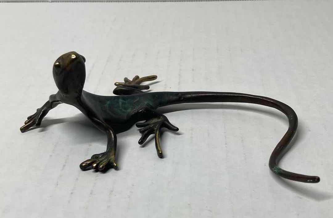 Photo 1 of MICHAEL STOREY BRONZE LIZARD SCULPTURE SIGNED BY MICHAEL STOREY 2.5” X 6”