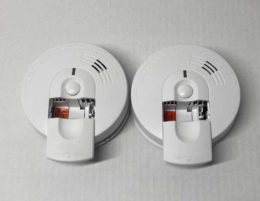 Photo 2 of Fire X  DeTECTOR ALARMS MODEL I4618A (2) W SMOKE DETECTOR ALARM MODEL SSSD3