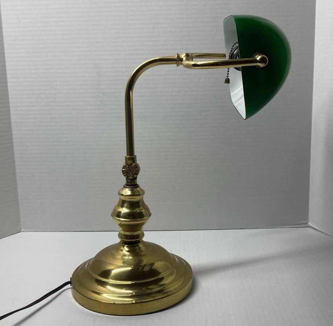 Photo 3 of VINTAGE TRADITIONAL STYLE BRASS FINISH GREEN GLASS SHADE BANKER LAMP 10.5” X 12” H 16”