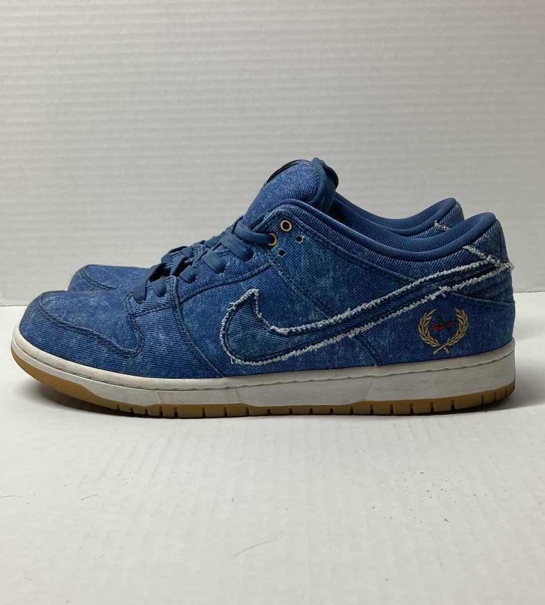 Photo 2 of NIKE SB DUNK LOW PRO DENIM SHOES MEN’S SIZE 12