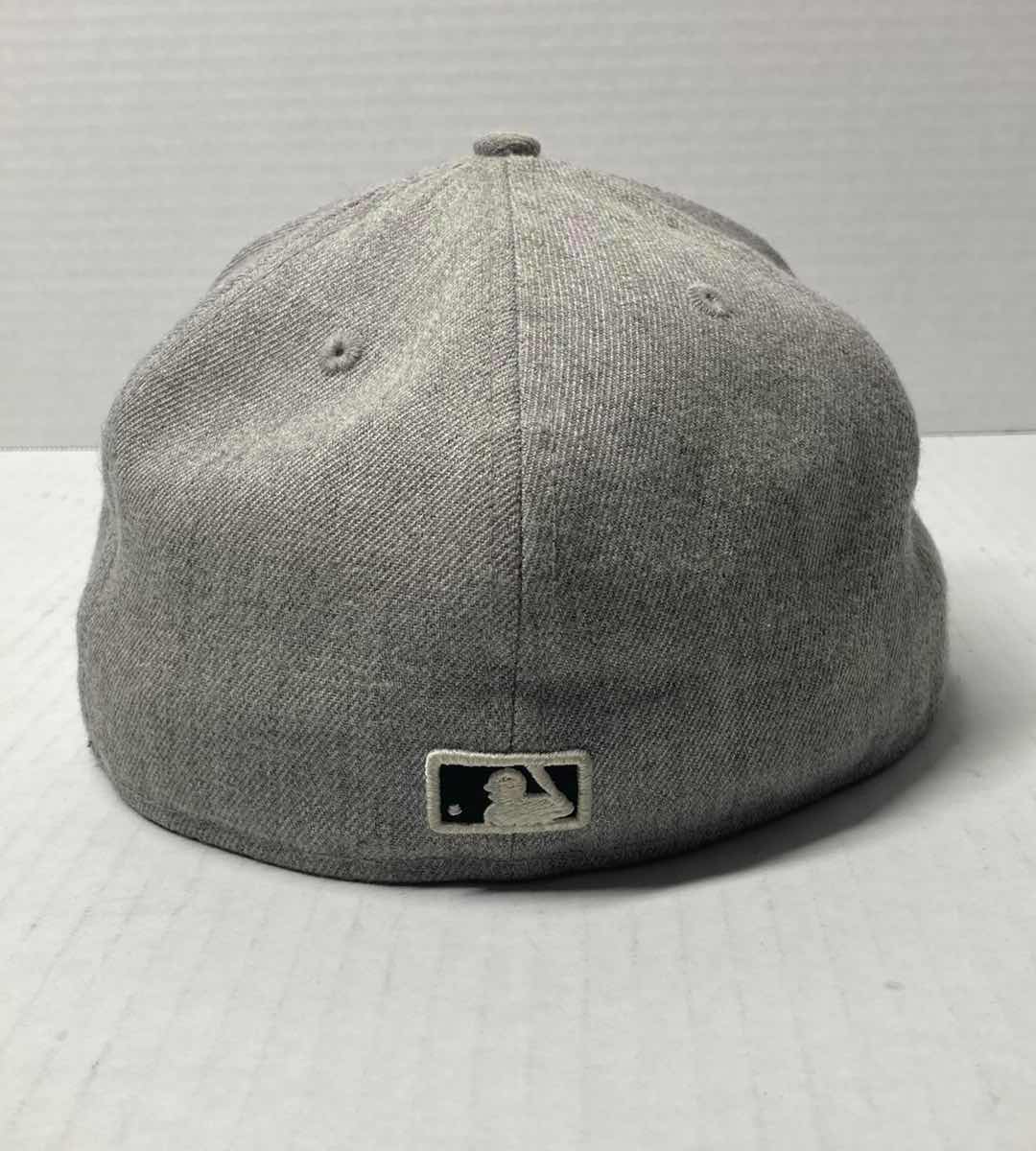 Photo 4 of NEW ERA 59FIFTY LOS ANGELES DODGERS GREY CAP SIZE 7 3/8