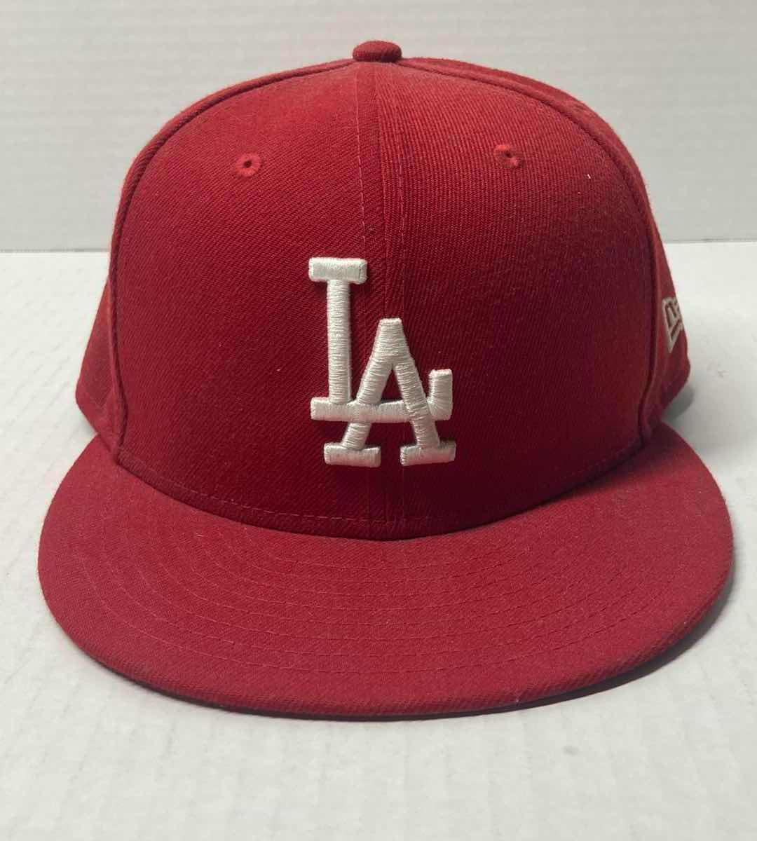 Photo 1 of NEW ERA 59FIFTY LOS ANGELES DODGERS RED CAP SIZE 7 3/8