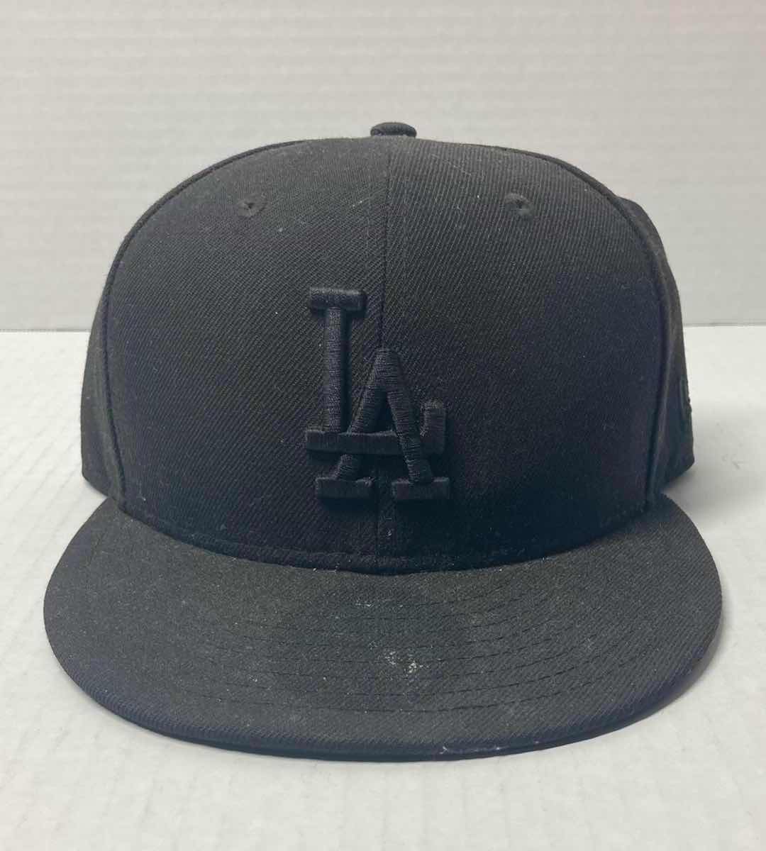 Photo 1 of NEW ERA 59FIFTY LOS ANGELES DODGERS BLACK CAP SIZE 7 3/8