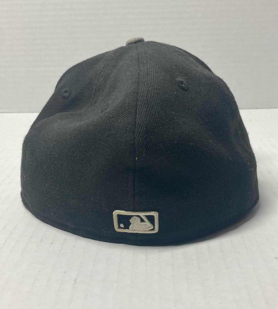 Photo 4 of NEW ERA 59FIFTY LOS ANGELES DODGERS BLACK & GREY CAP SIZE 7 3/8