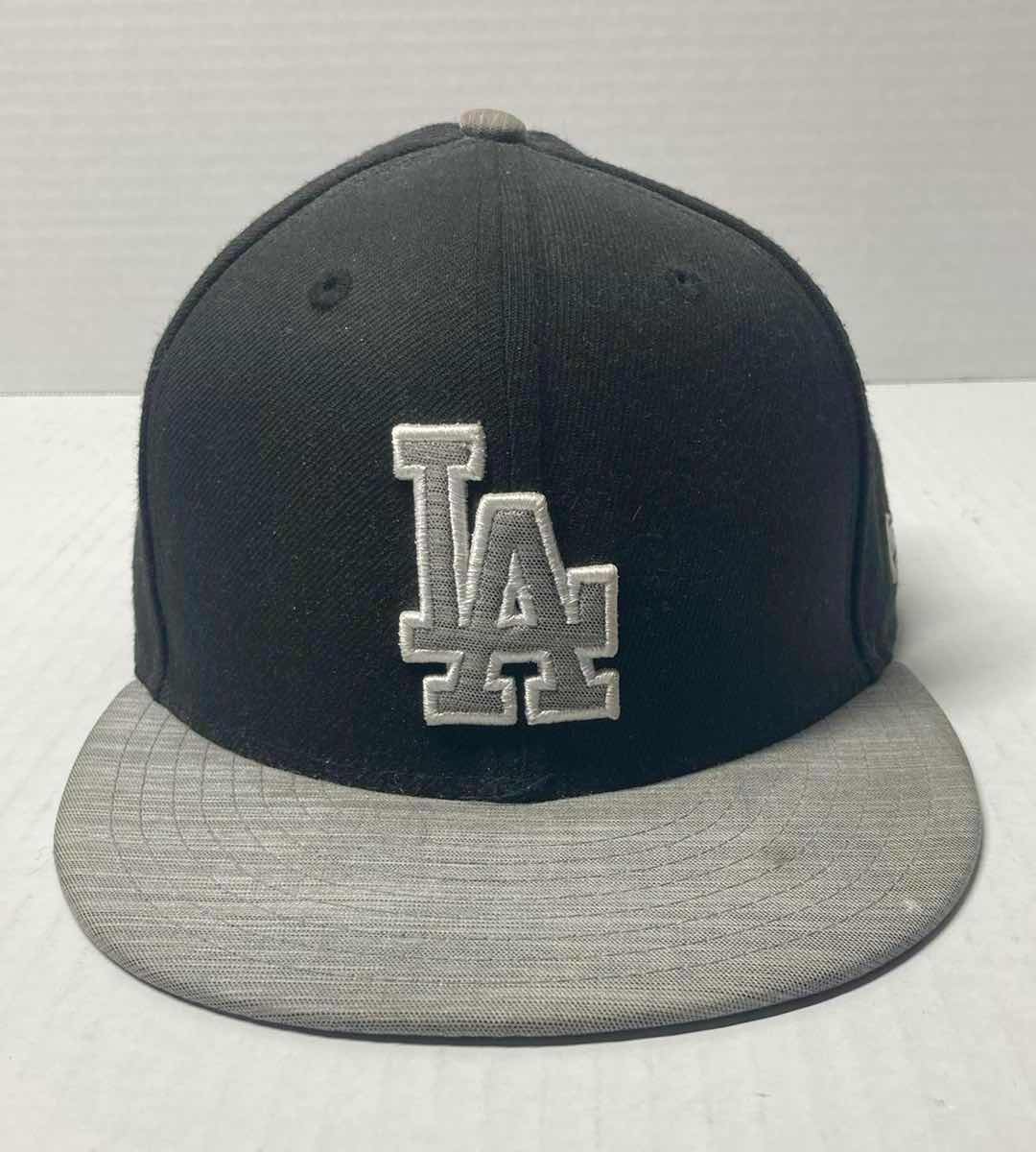 Photo 1 of NEW ERA 59FIFTY LOS ANGELES DODGERS BLACK & GREY CAP SIZE 7 3/8