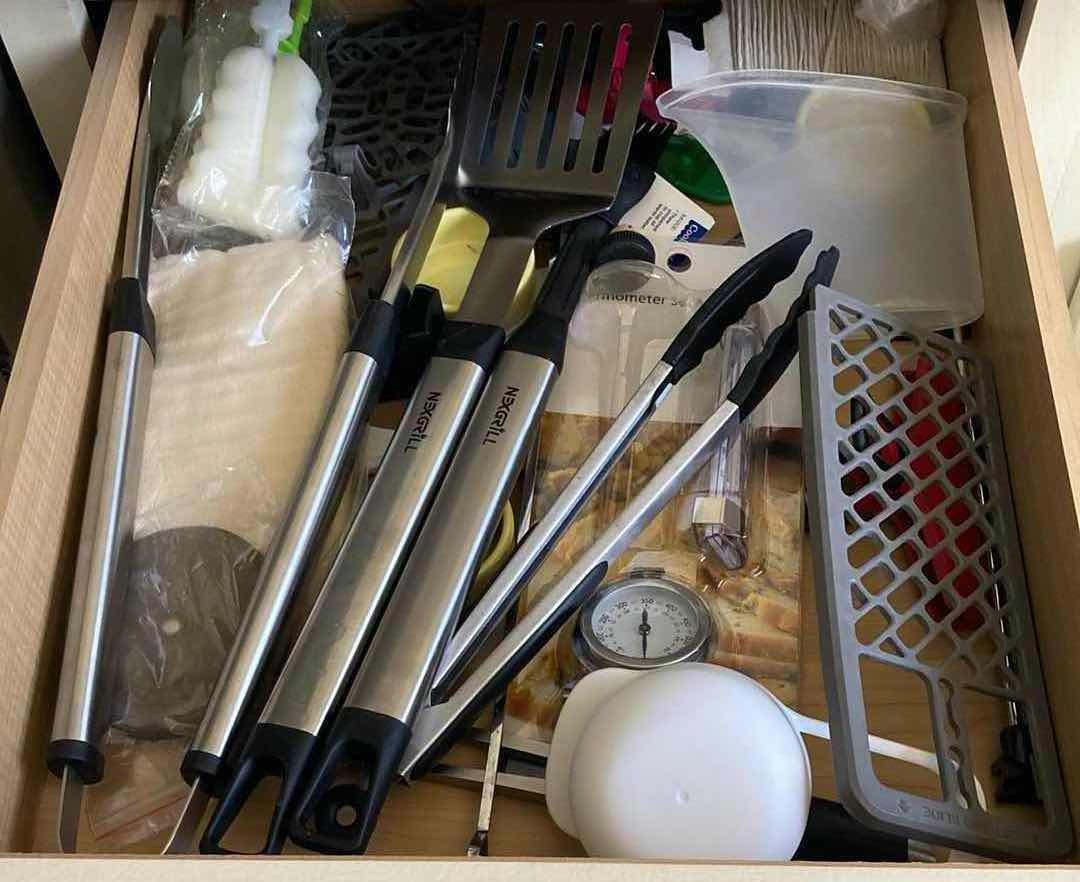 Photo 1 of CONTENTS OF DRAWER-KITCHEN UTENSILS & ACCESSORIES