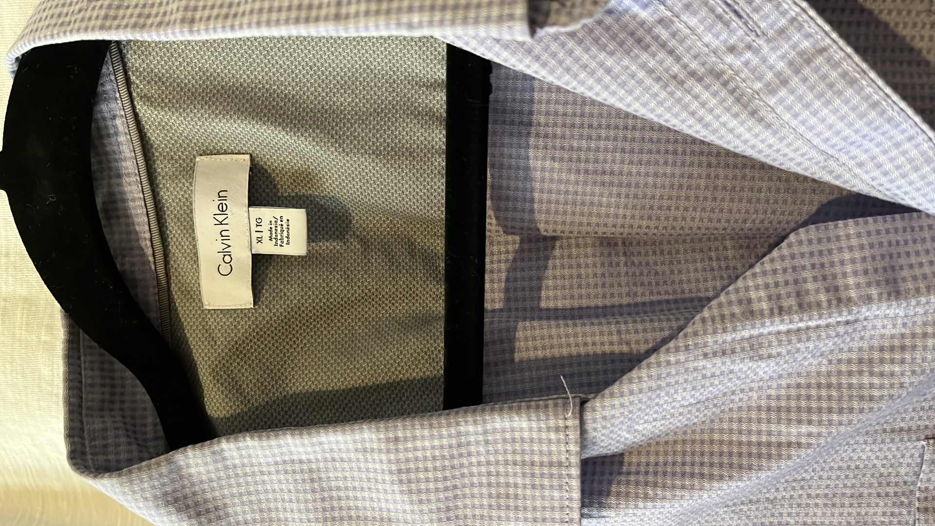 Photo 5 of CALVIN KLEIN SHORT SLEEVE DRESS SHIRTS LG-XL (3)