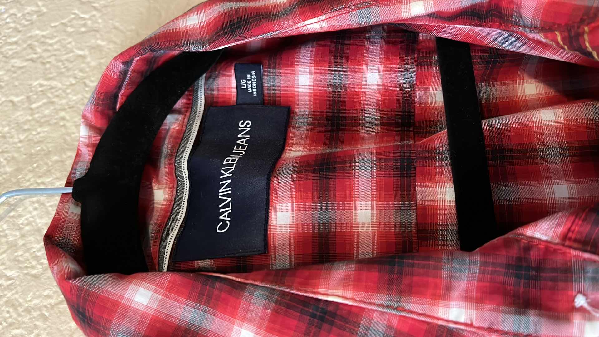 Photo 3 of CALVIN KLEIN, VINTAGE RED, LACOSTE PLAID SHORT SLEEVE DRESS SHIRTS MENS LG-XL (3)