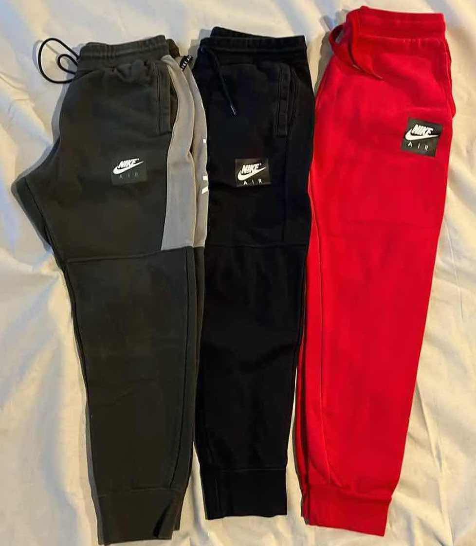 Photo 1 of NIKE AIR SWEATPANTS MENS M-LG (3)