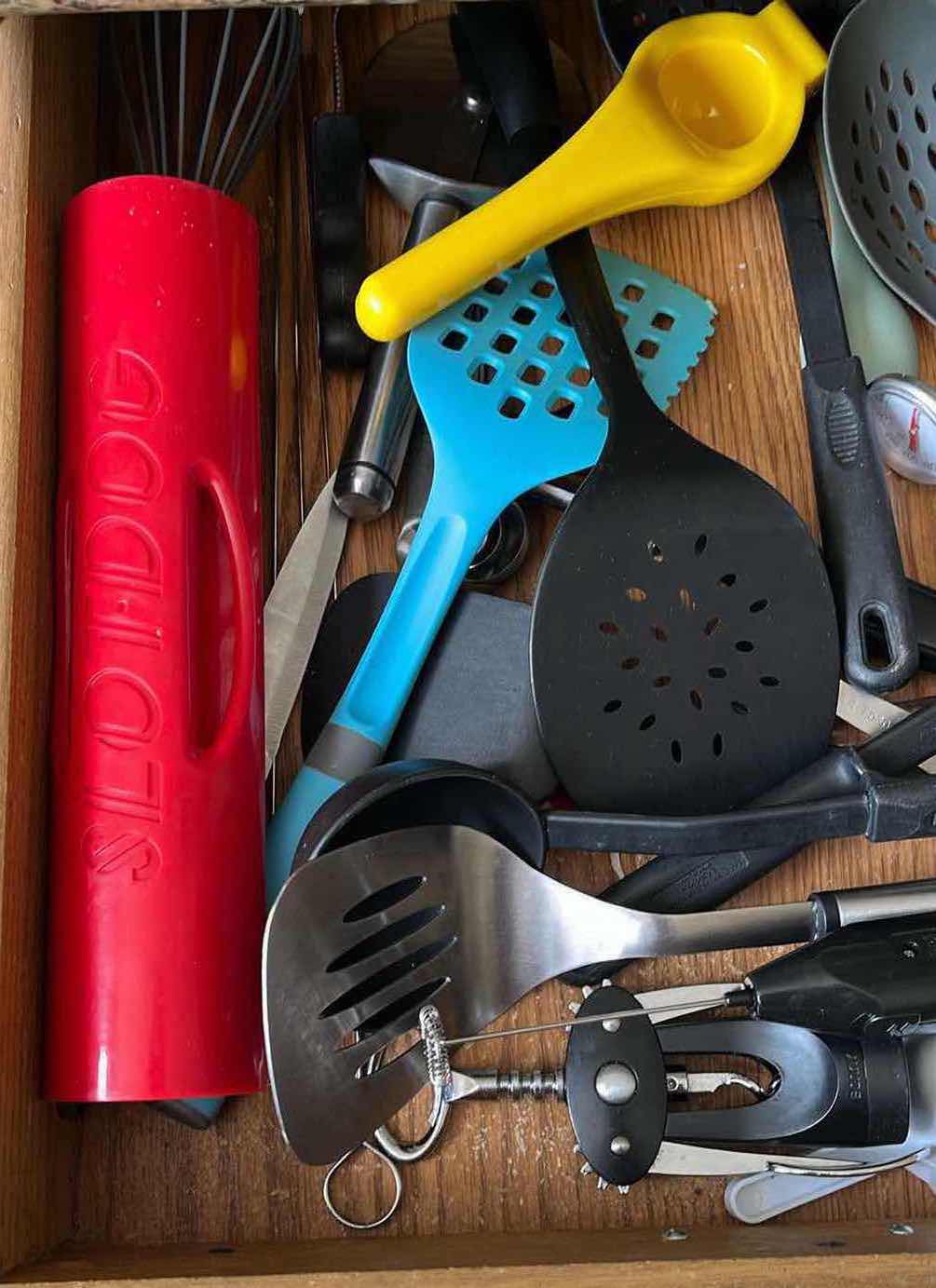 Photo 2 of CONTENTS OF DRAWER-KITCHEN UTENSILS & ACCESSORIES