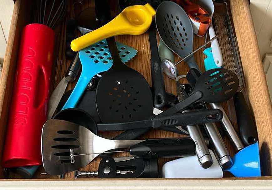 Photo 1 of CONTENTS OF DRAWER-KITCHEN UTENSILS & ACCESSORIES