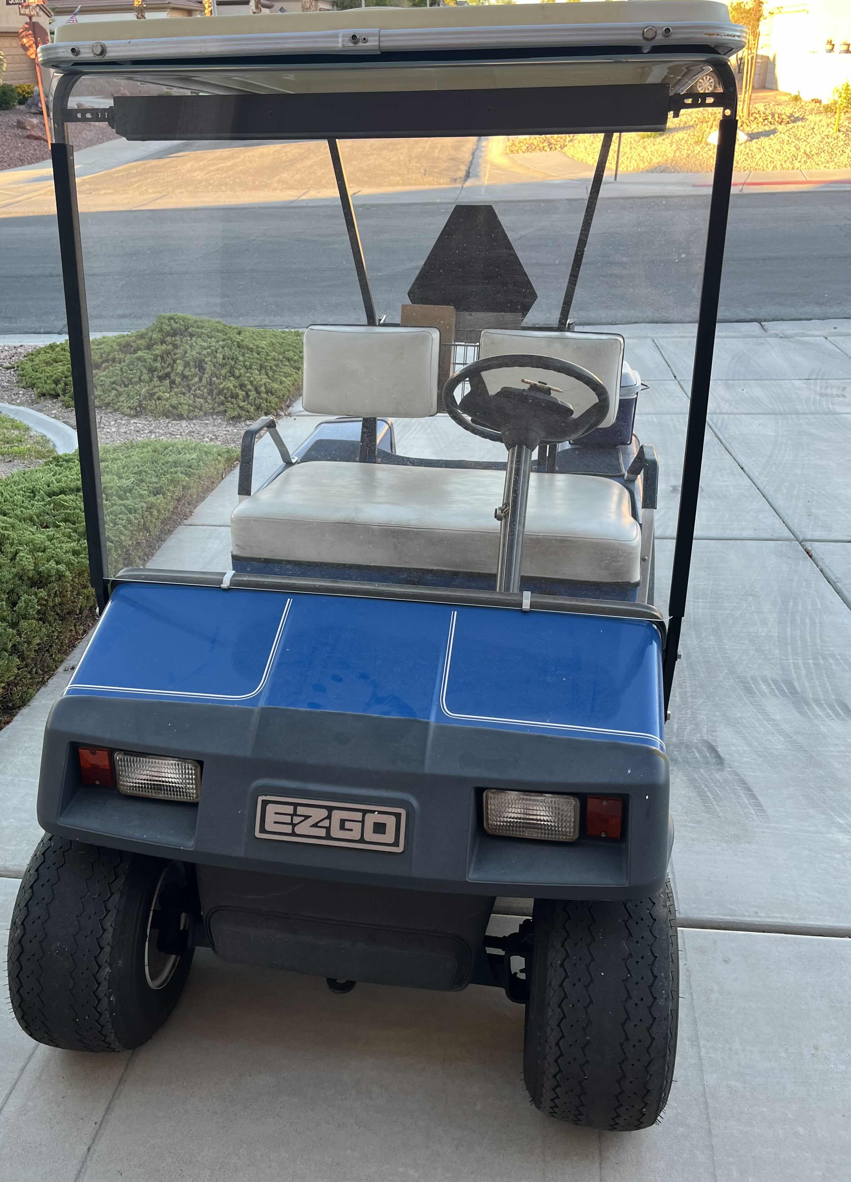 Photo 2 of EZGO TEXTRON FREEDOM GOLF CART YR.90s MANUFACTURER NO. A2090 SERIAL NO. 572692 W E-SERIES SCR BATTERY CHARGER (READ NOTES)