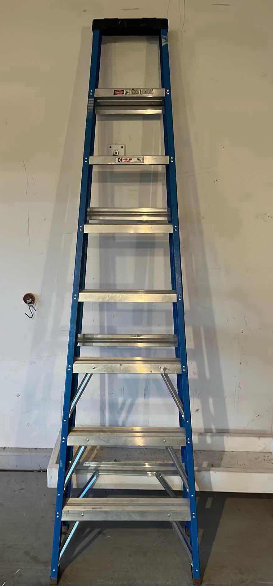 Photo 1 of KELLER 67 SERIES TYPE 2 8ft FIBERGLASS STEP LADDER MODEL 678