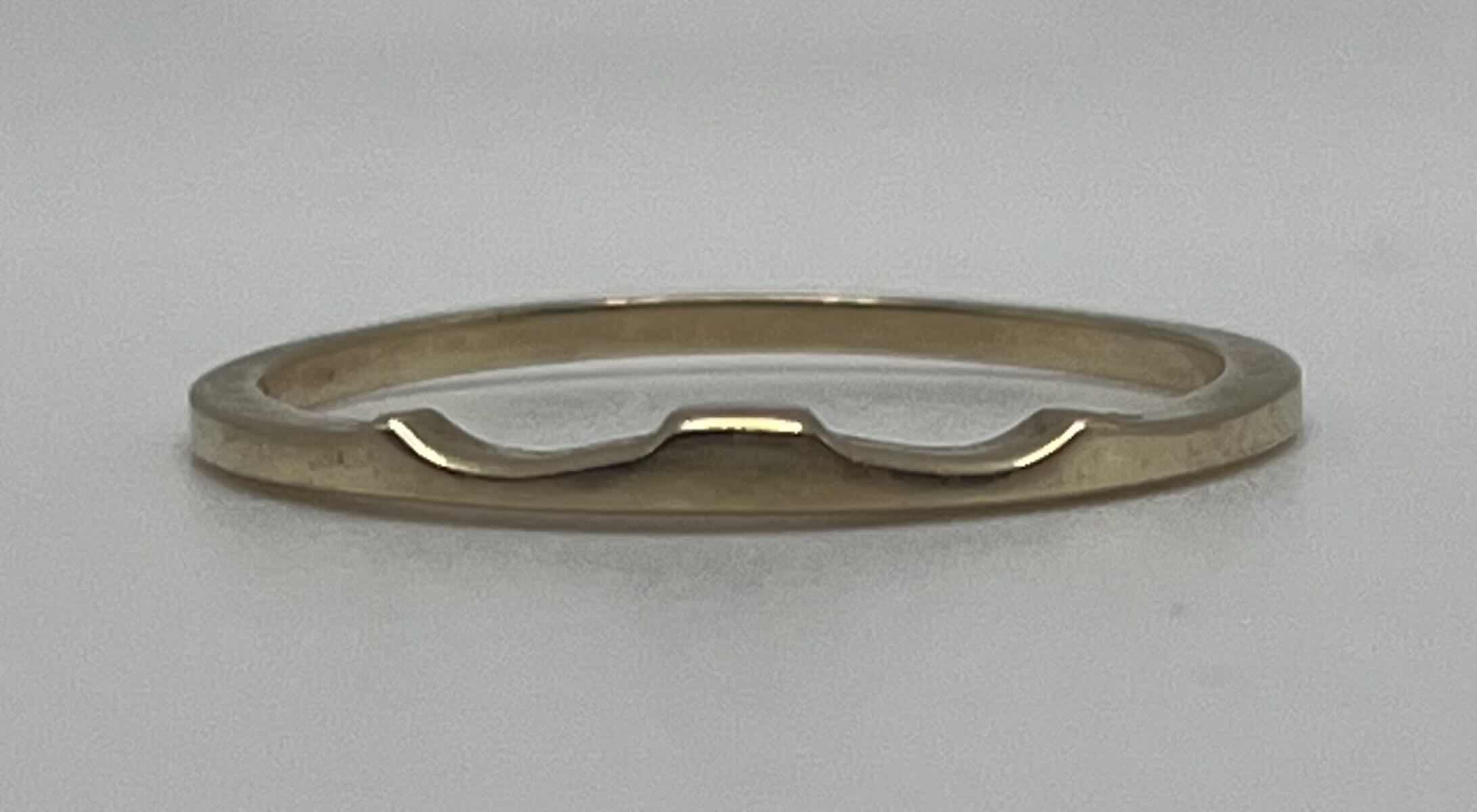 Photo 1 of GOLD WEDDING RING 14K BAND 1.6GRAMS WOMENS SIZE 9-10