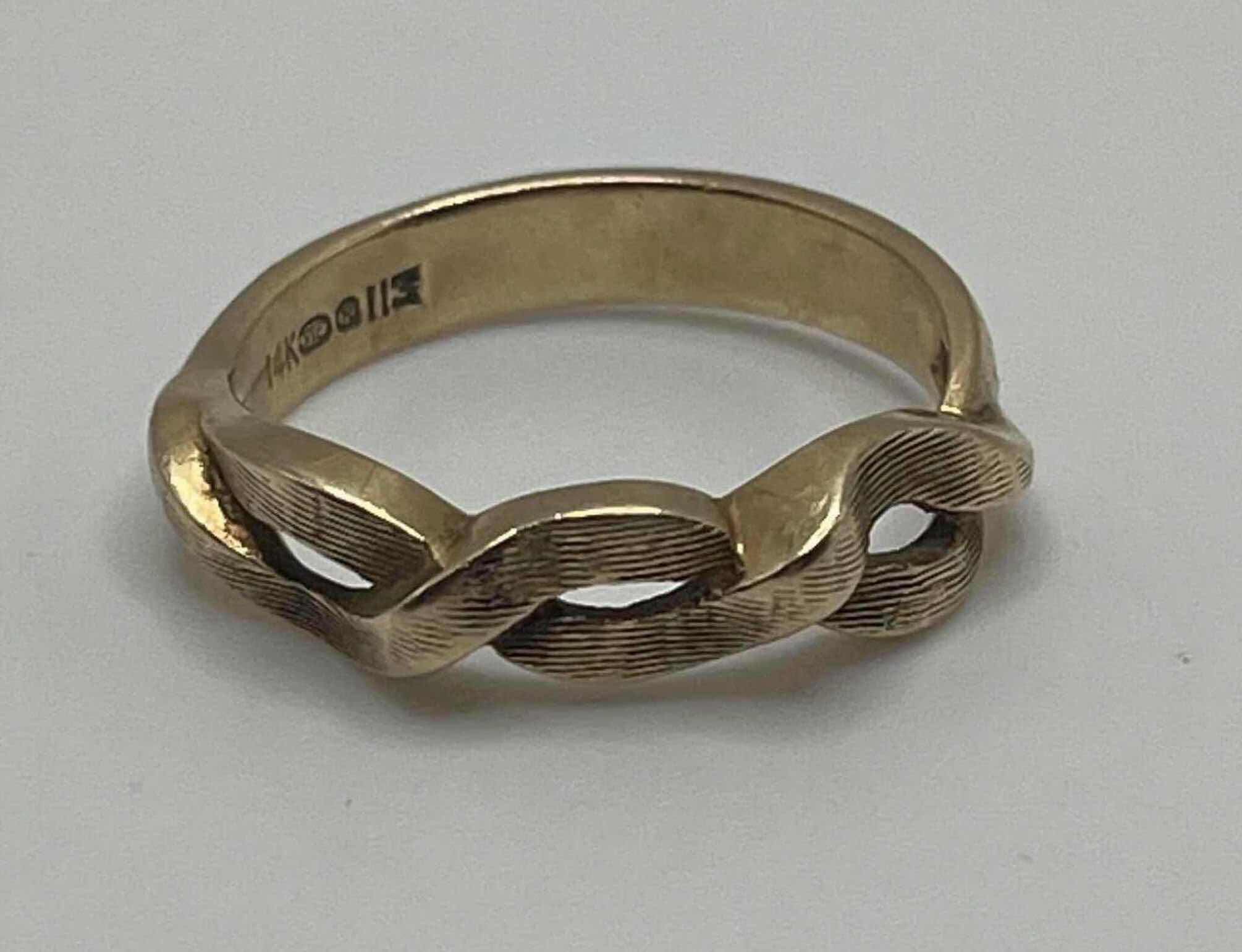 Photo 2 of GOLD RING CELTIC TWIST DESIGN 14K BAND 5.1GRAMS MENS SIZE 13-14