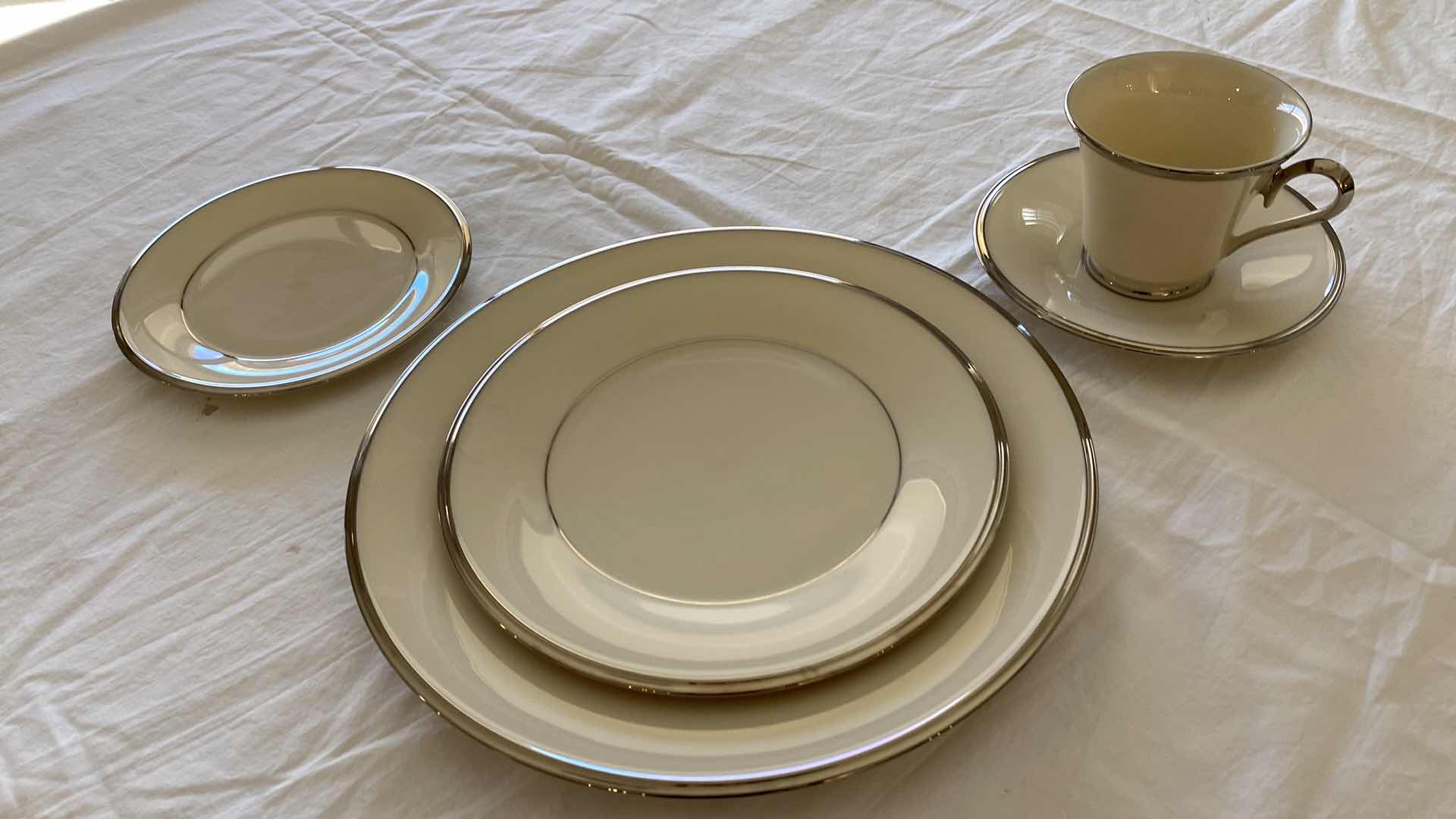 Photo 4 of 39 PIECE SET OF LENOX SOLITAIRE (1 CUP MISSING)