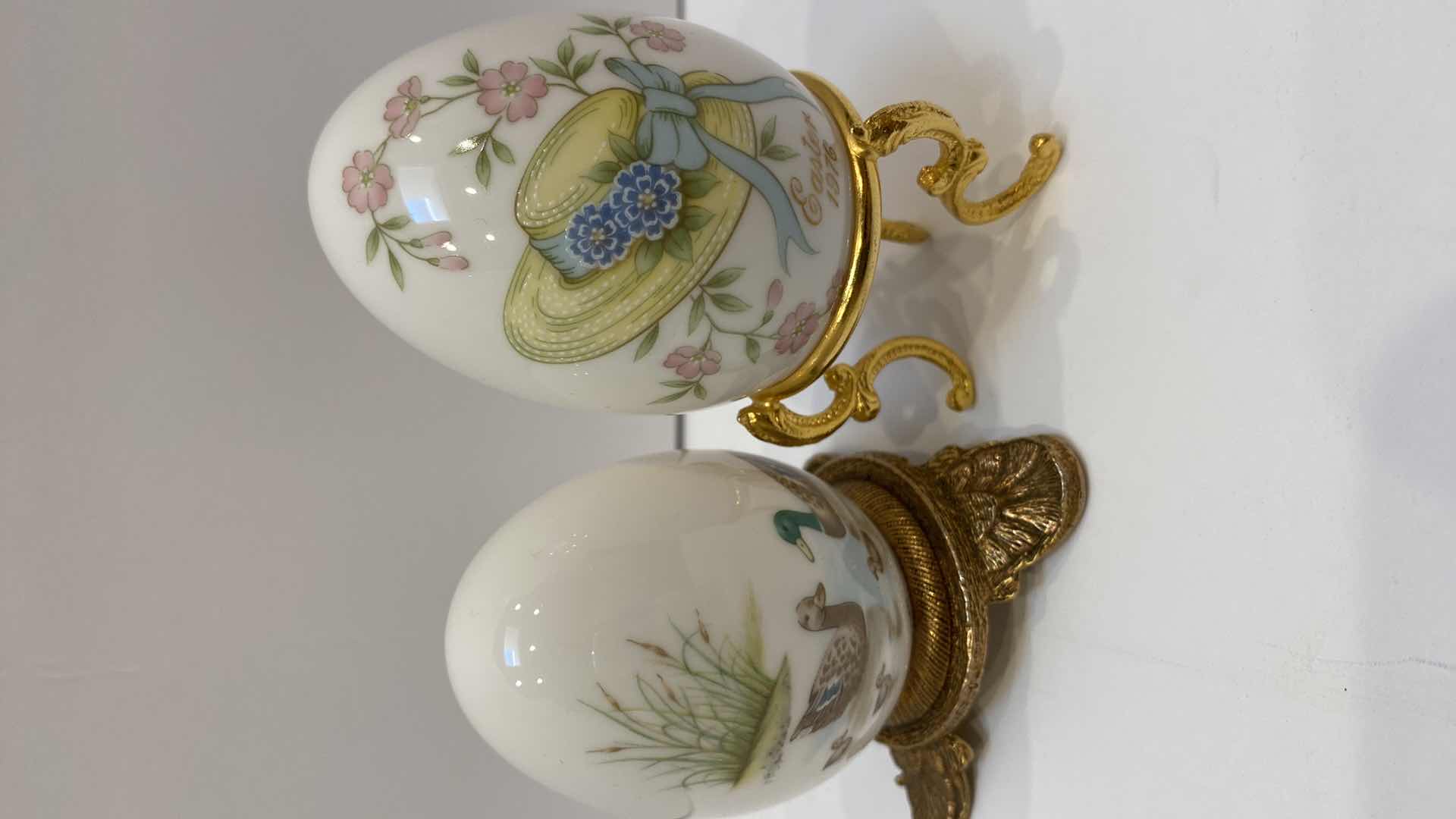 Photo 4 of 7 VINTAGE EGGS WITH STANDS AND TRINKET DISH (4 EGGS NORITAKE)