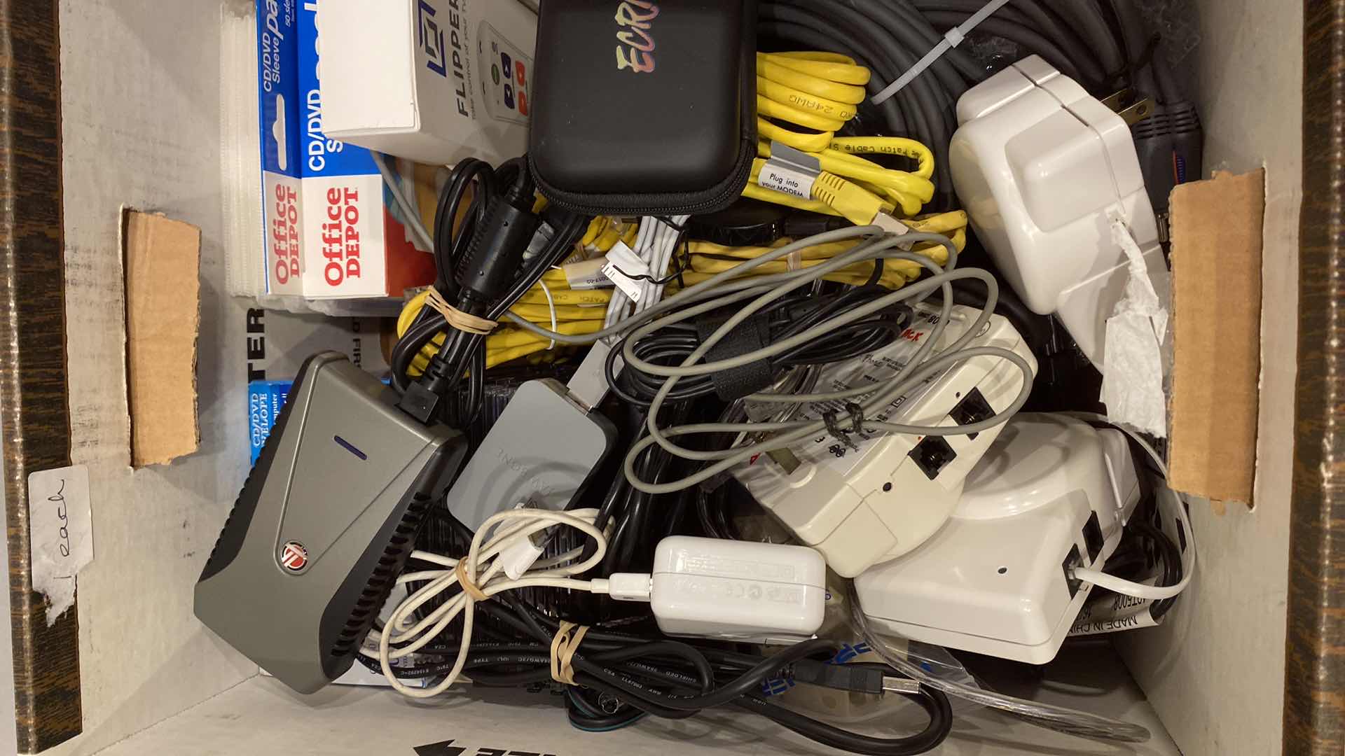 Photo 4 of BOX OF ASSORTED AV AND USB WIRES AND ACCESSORIES