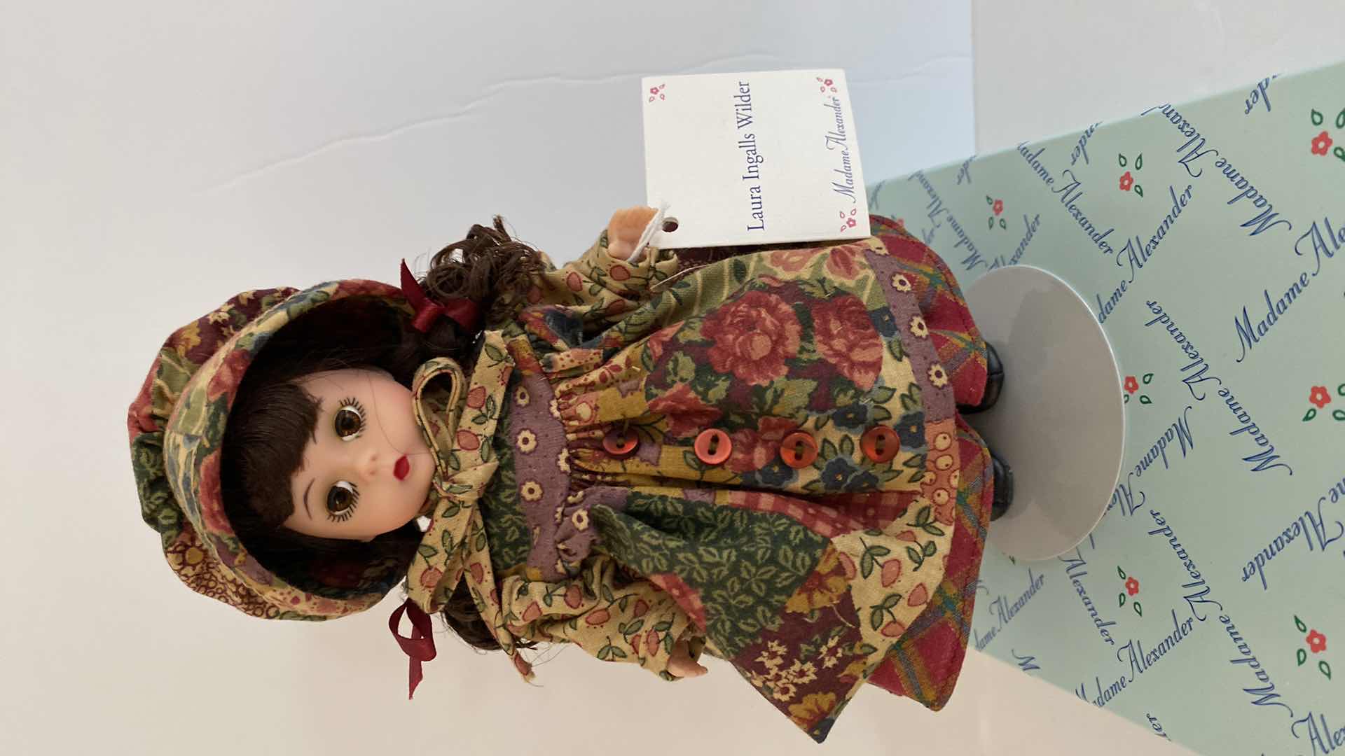 Photo 2 of MADAME ALEXANDER LAURA INGALLS WILDER 14110 COLLECTIBLE H8” WITH BOX