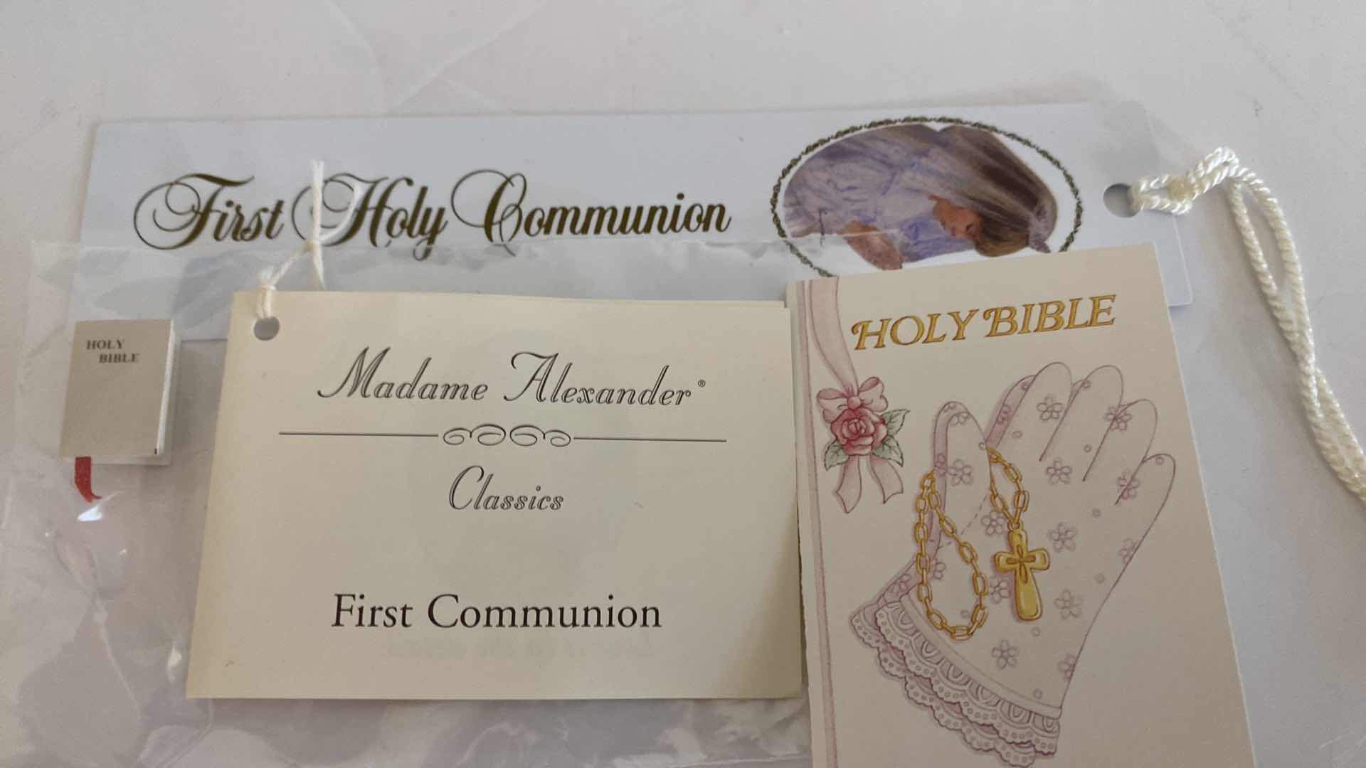 Photo 7 of MADAME ALEXANDER CLASSICS FIRST COMMUNION 21101 COLLECTIBLE H8”