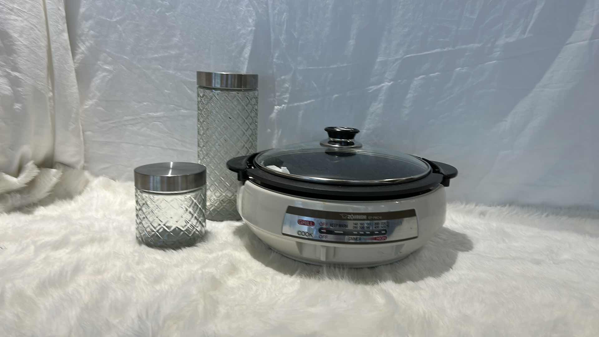 Photo 5 of KITCHEN ACCESSORIES - 2 GLASS CANISTERS AND ZOJIRUSHI GRILL
