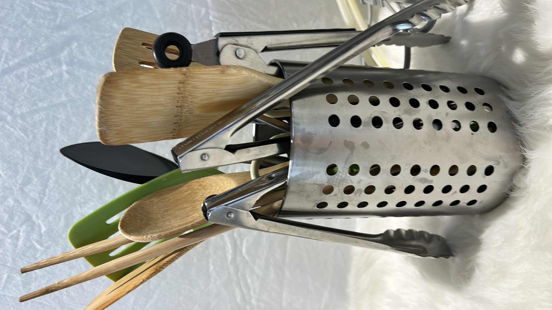 Photo 2 of KITCHEN ACCESSORIES- UTENSILS, PURE FRUIT AND VEGETABLE WASHER AND THERMOS