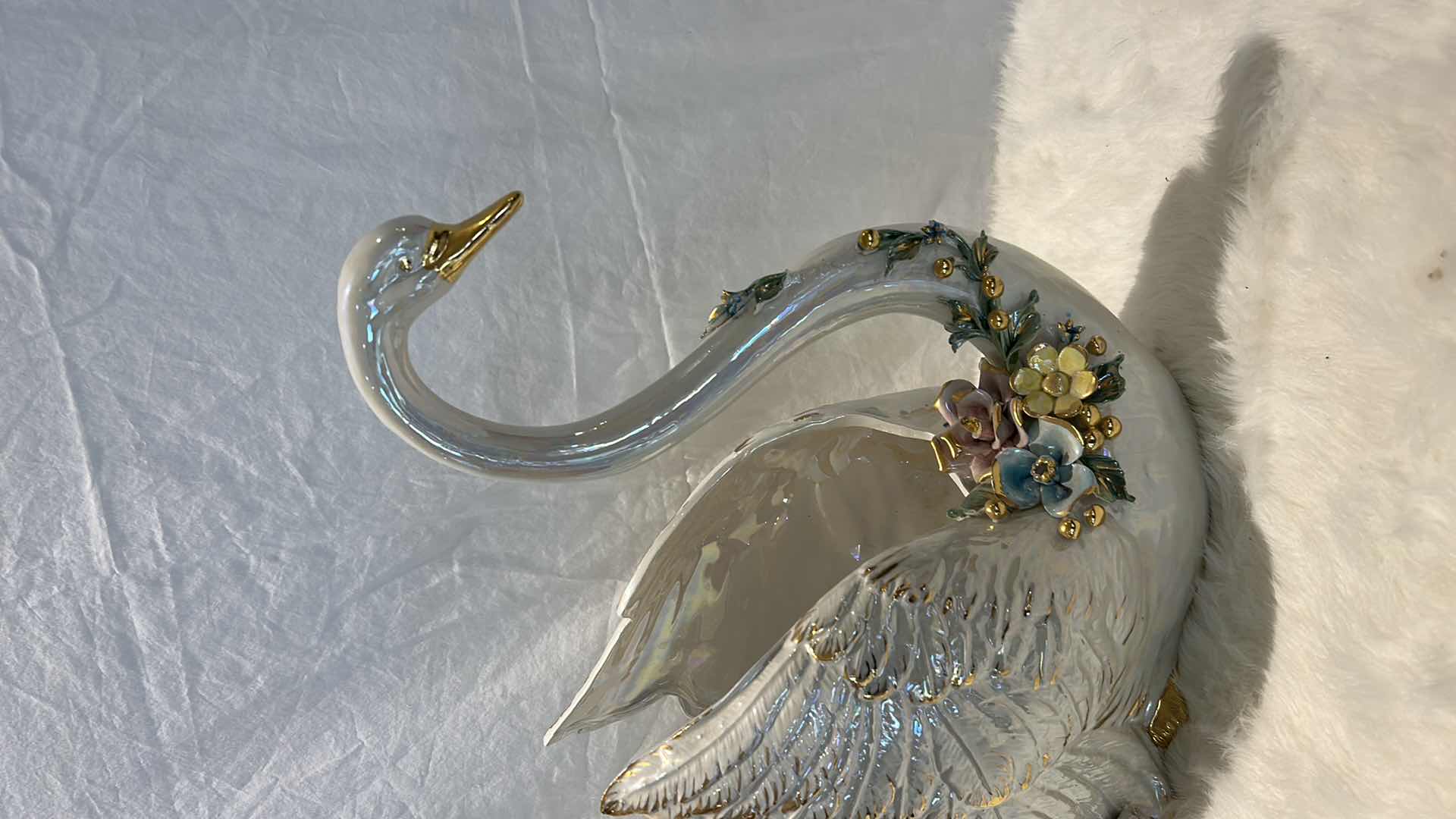 Photo 2 of VINTAGE IRIDESCENT IVORY PORCELAIN SWAN WITH GOLD MADE IN ITALY 15” x 16”