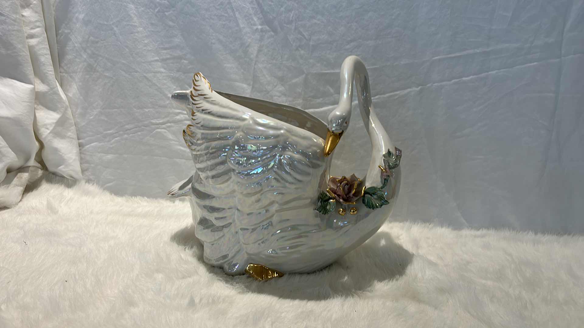 Photo 2 of VINTAGE IRIDESCENT IVORY PORCELAIN SWAN WITH GOLD MADE IN ITALY  15” x 12”