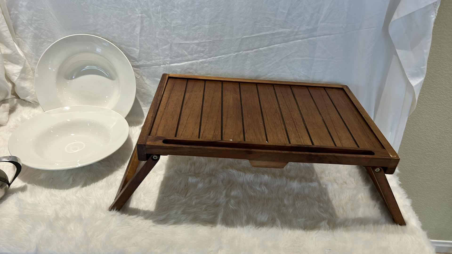 Photo 6 of KITCHEN ASSORTMENT - BED TRAYS, BOWLS AND MORE