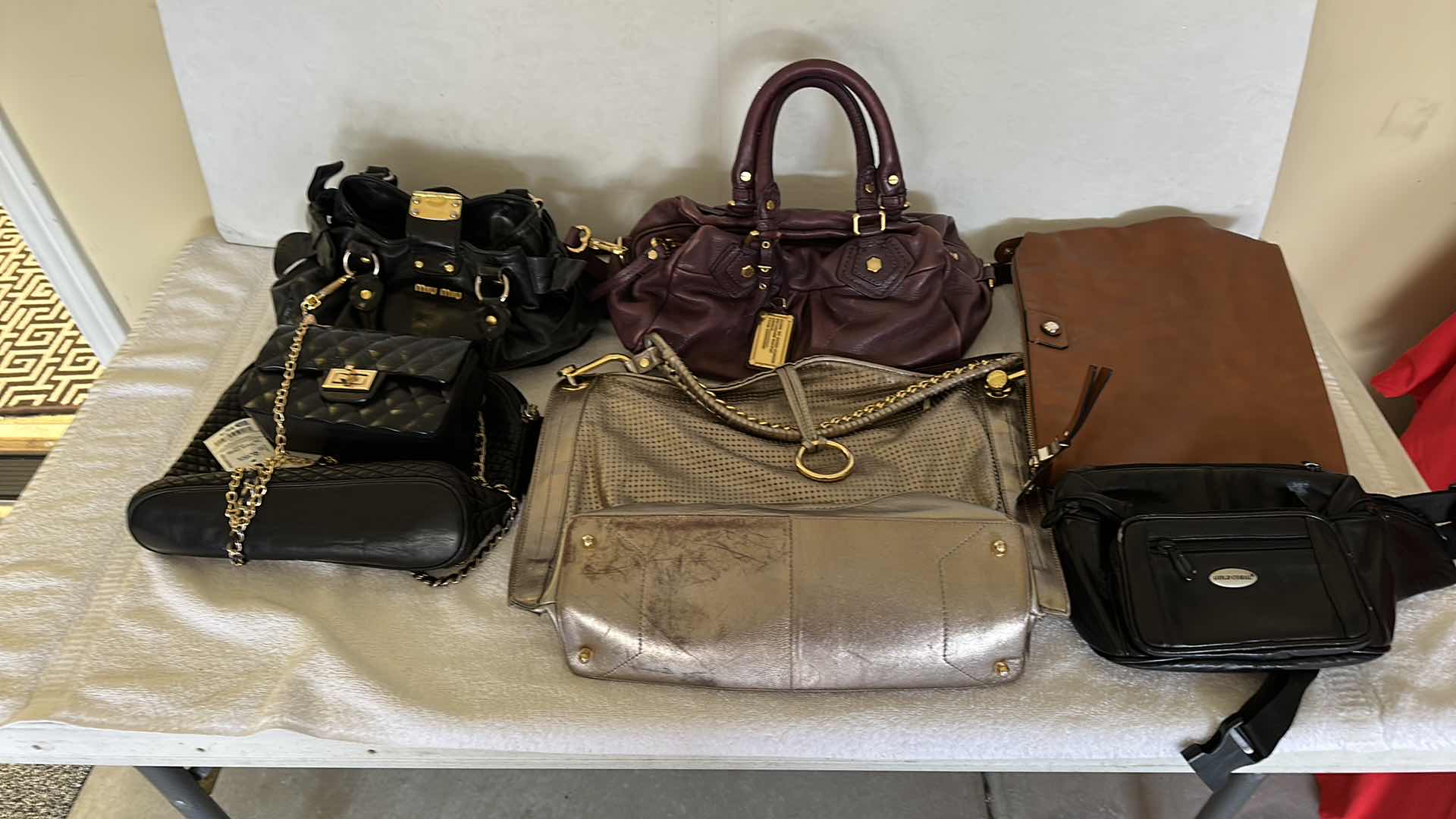 Photo 1 of PURSES AND HANDBAGS