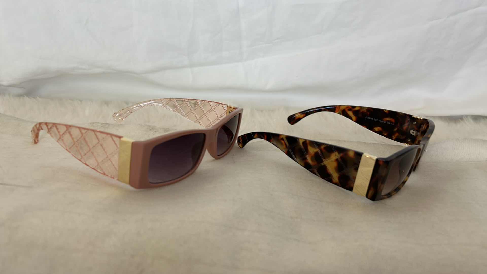 Photo 3 of WOMENS ASSORTMENT - 2 PAIR SUNGLASSES AND GLOVES