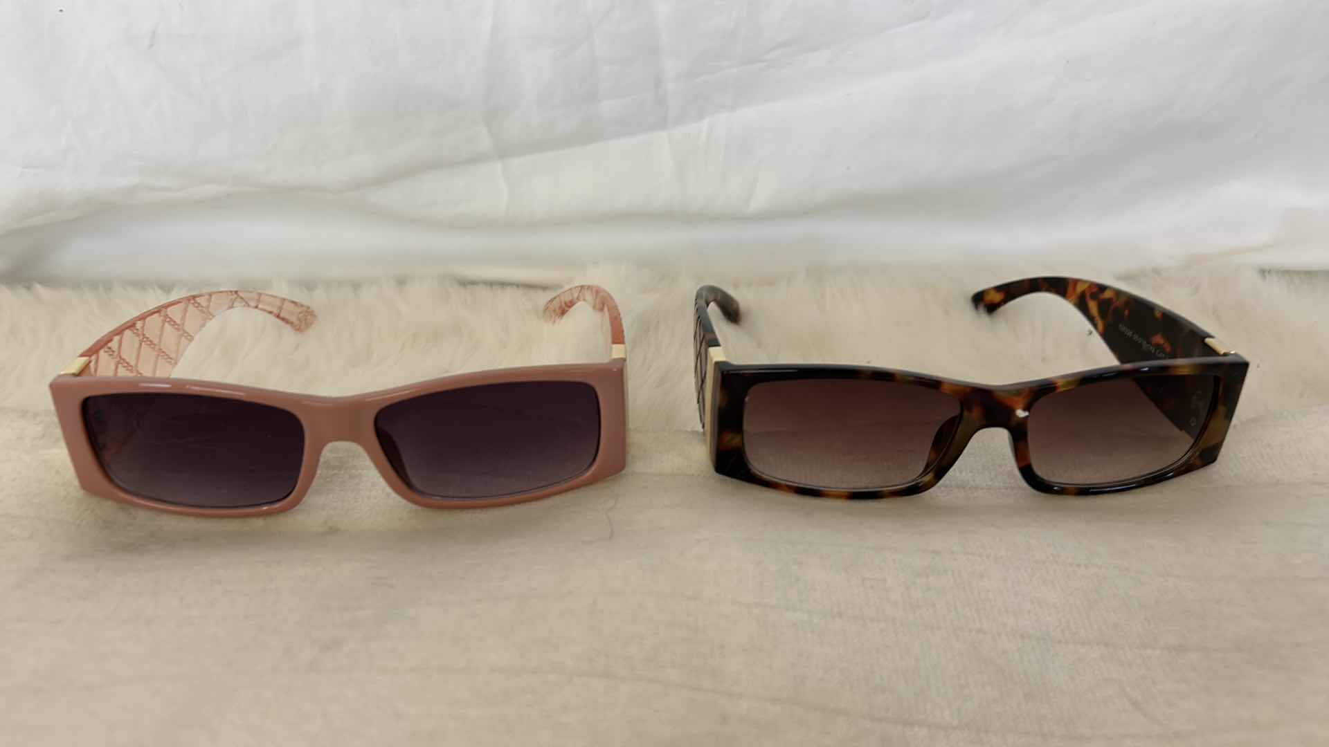 Photo 2 of WOMENS ASSORTMENT - 2 PAIR SUNGLASSES AND GLOVES