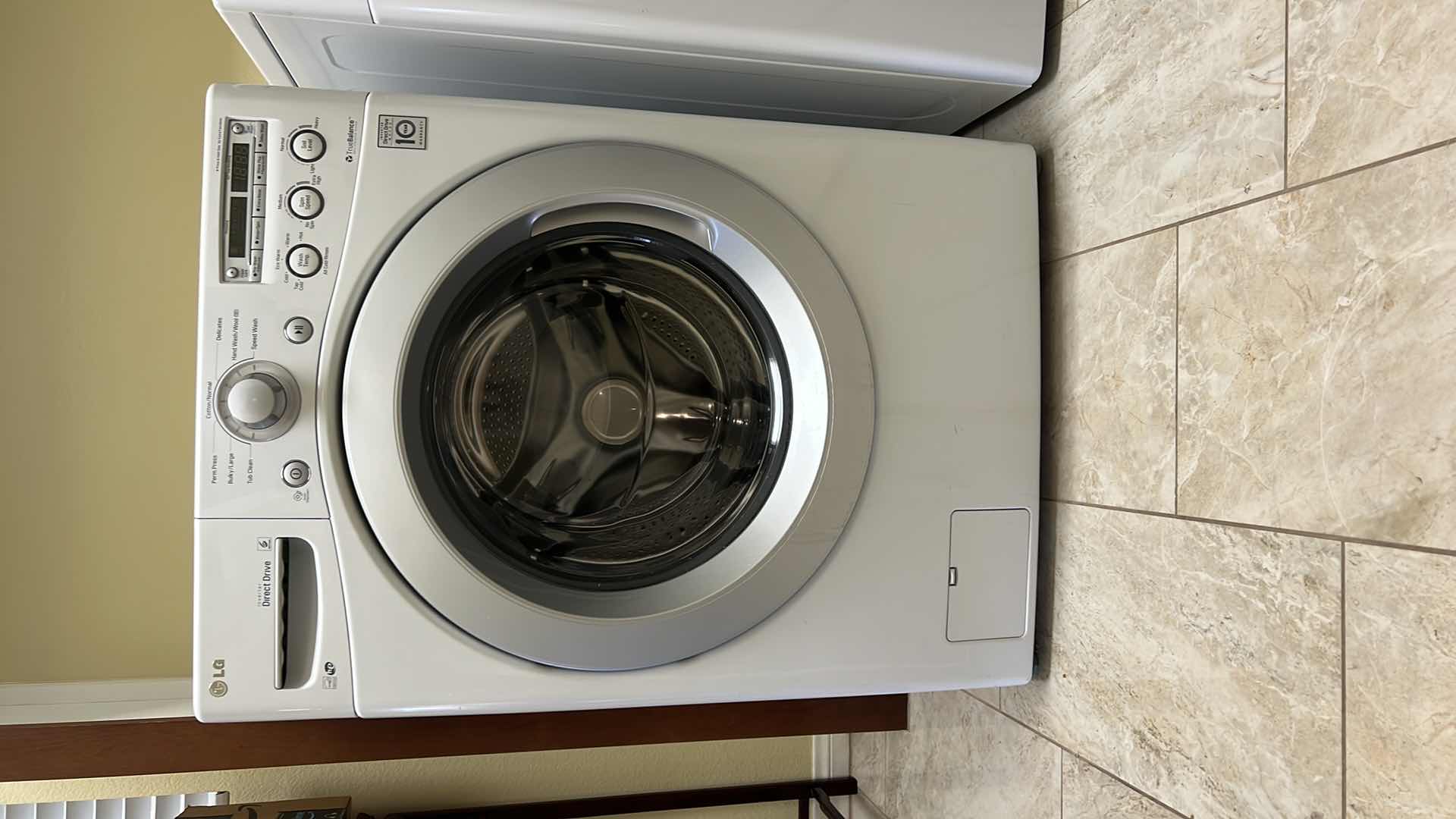 Photo 2 of WHITE LG FRONT LOAD WASHER (LIKE NEW)- MODEL WM3050CW