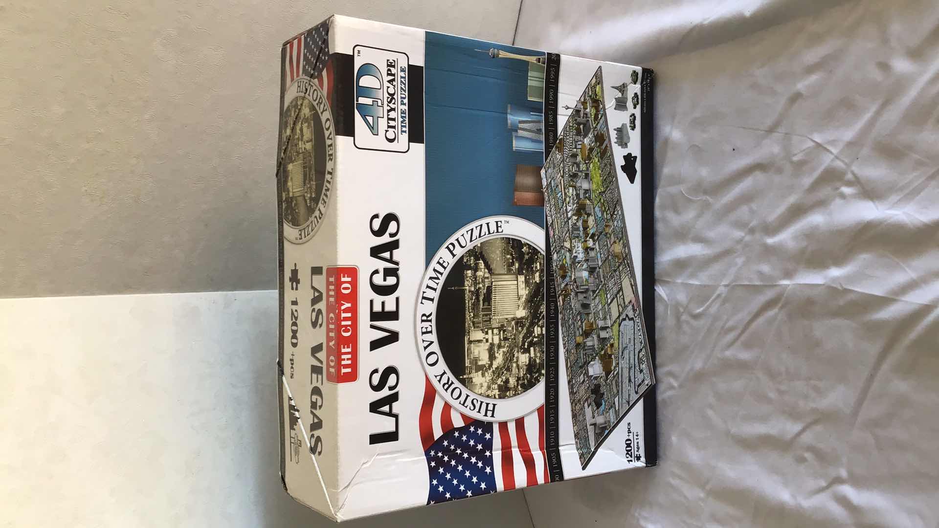 Photo 1 of LAS VEGAS 4D CITYSCAPE TIME PUZZLE  1200PCS