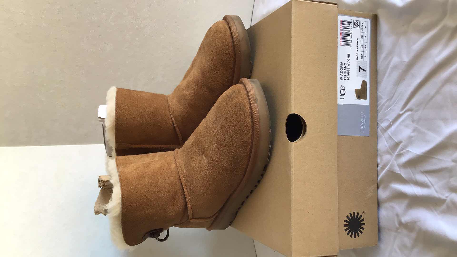 Photo 2 of UGG W ADORIA BOOTS WOMENS SIZE 7