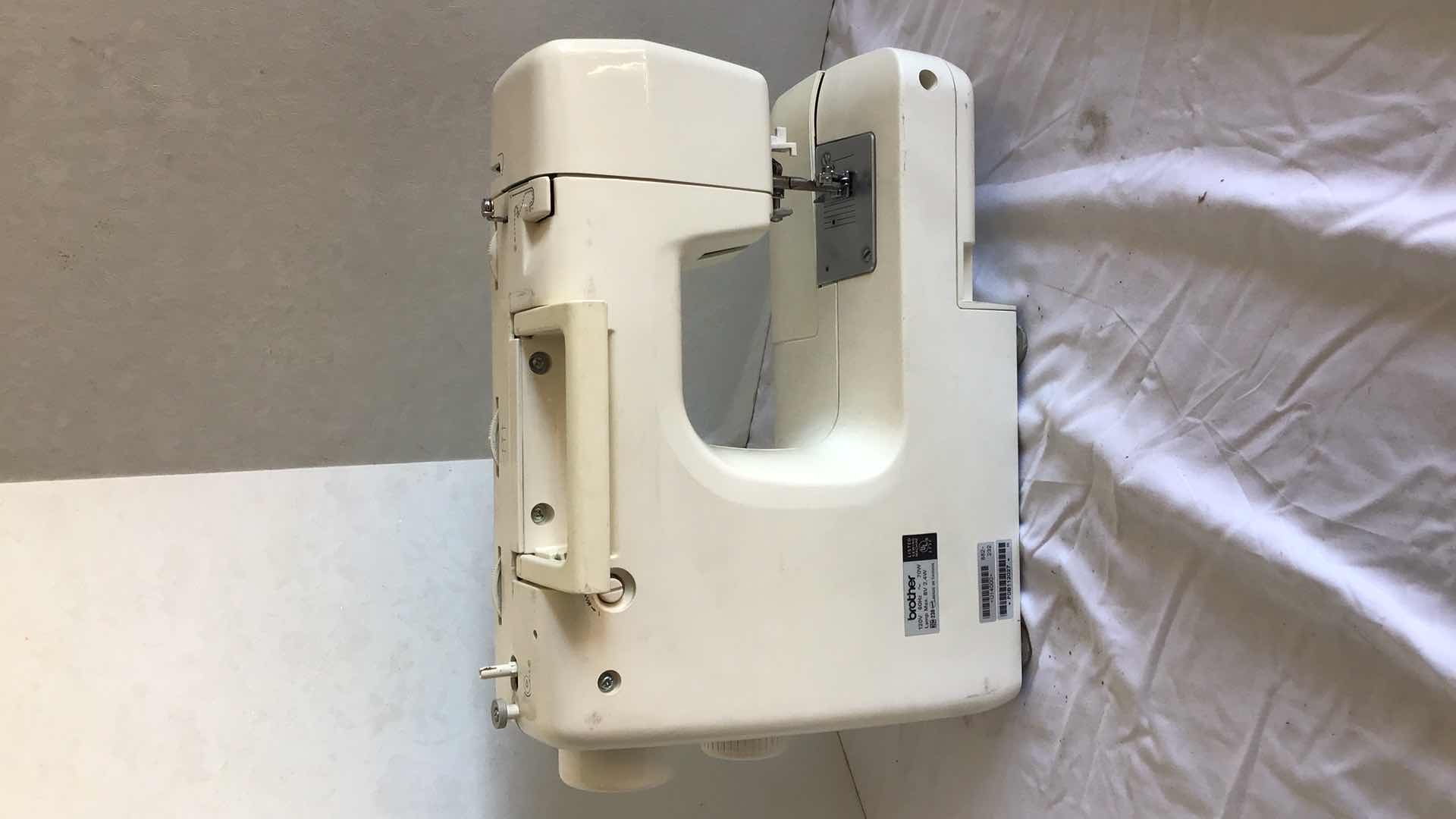 Photo 3 of BROTHER XR-40 SEWING MACHINE