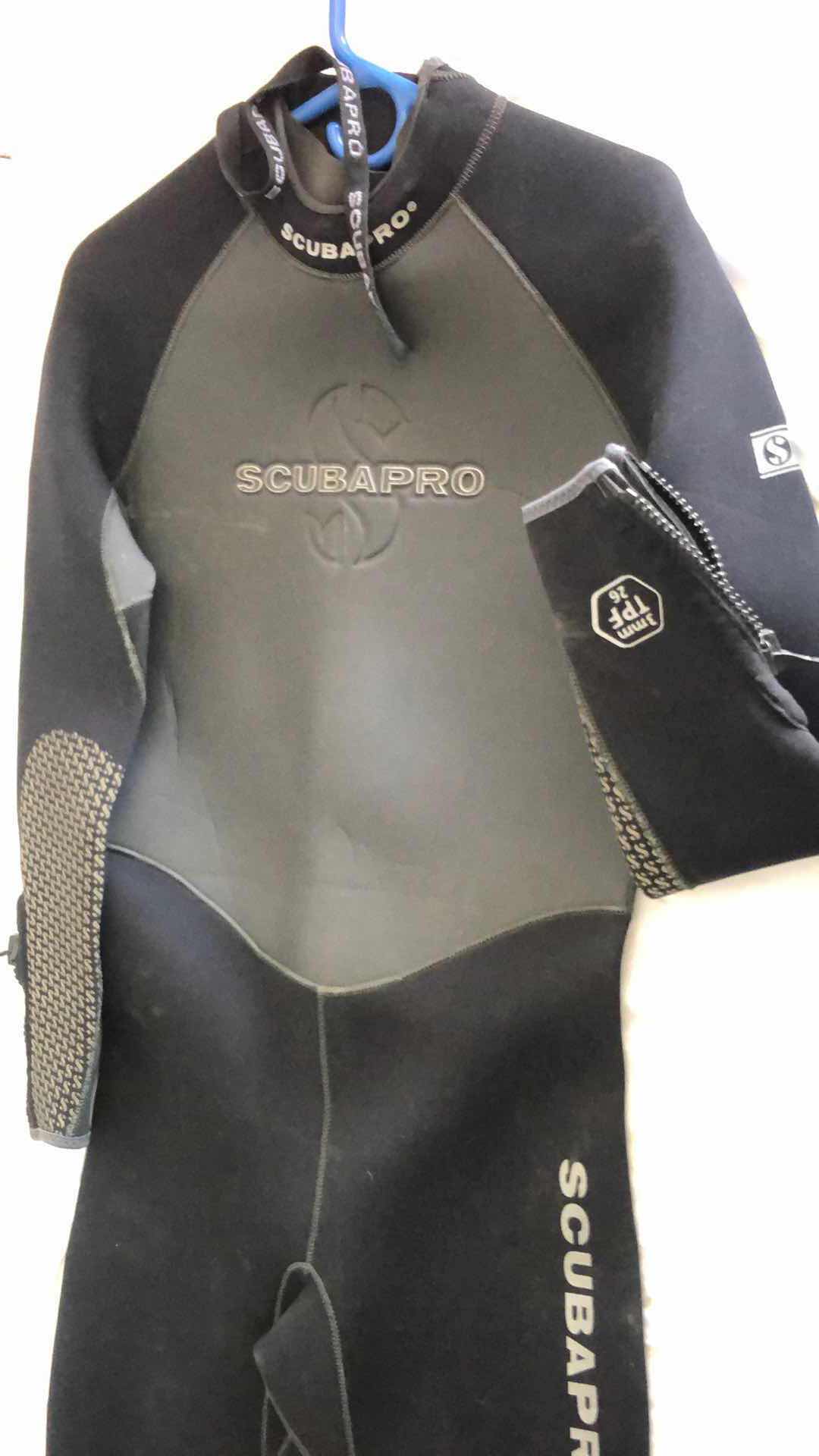 Photo 4 of MENS LARGE SCUBAPRO DIVING SUIT