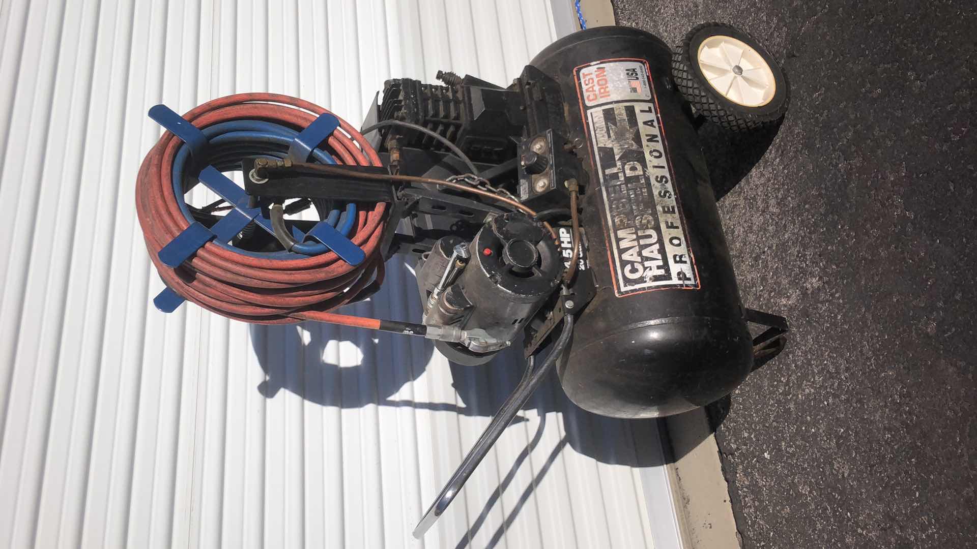 Photo 1 of CAMPBELL HAUSFELD PROFESSIONAL 20GAL AIR COMPRESSOR