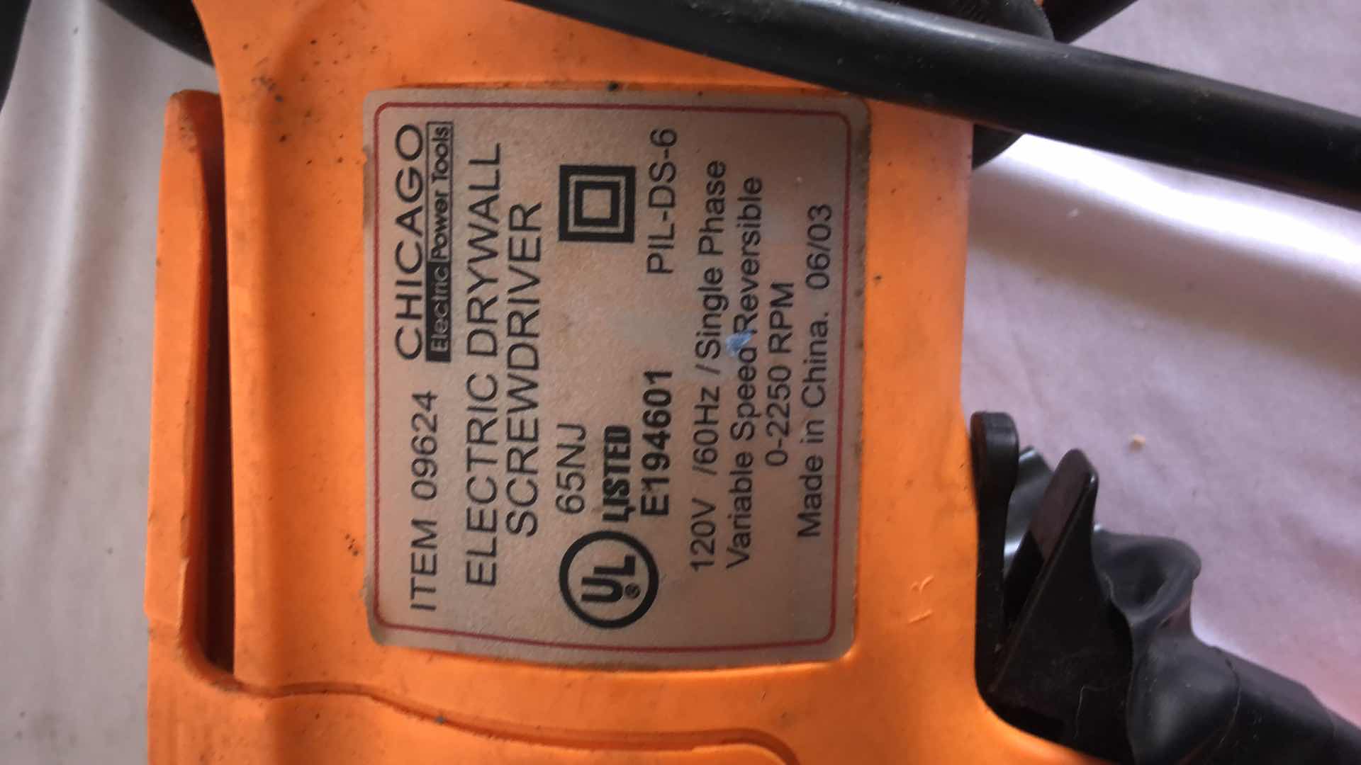 Photo 2 of CHICAGO ELECTRIC DRYWALL SCREWDRIVER VARIABLE SPEED