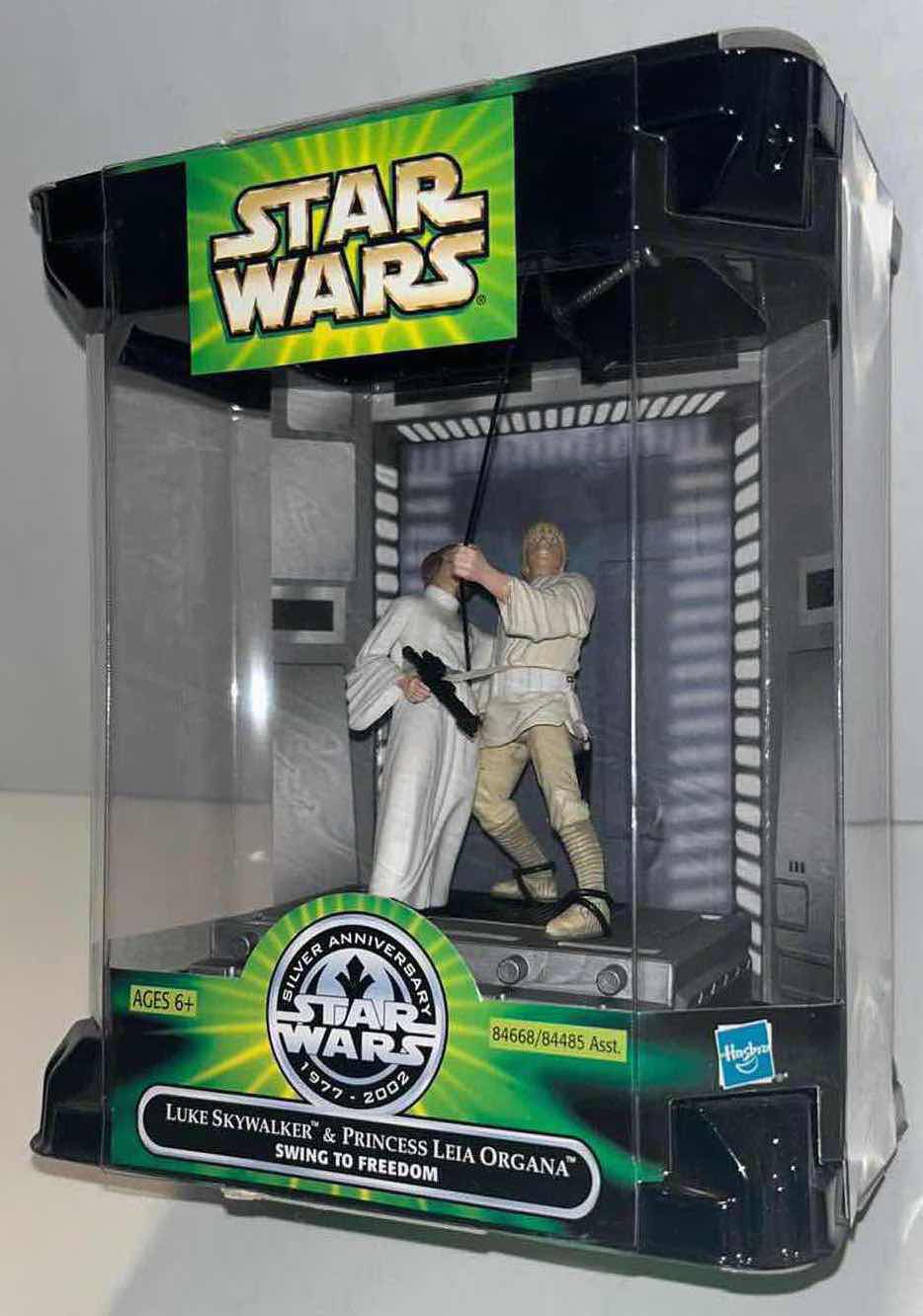 Photo 2 of NEW HASBRO STAR WARS SILVER ANNIVERSARY 1977-2002 “LUKE SKYWALKER & PRINCESS LEIA ORGANA- SWING TO FREEDOM”