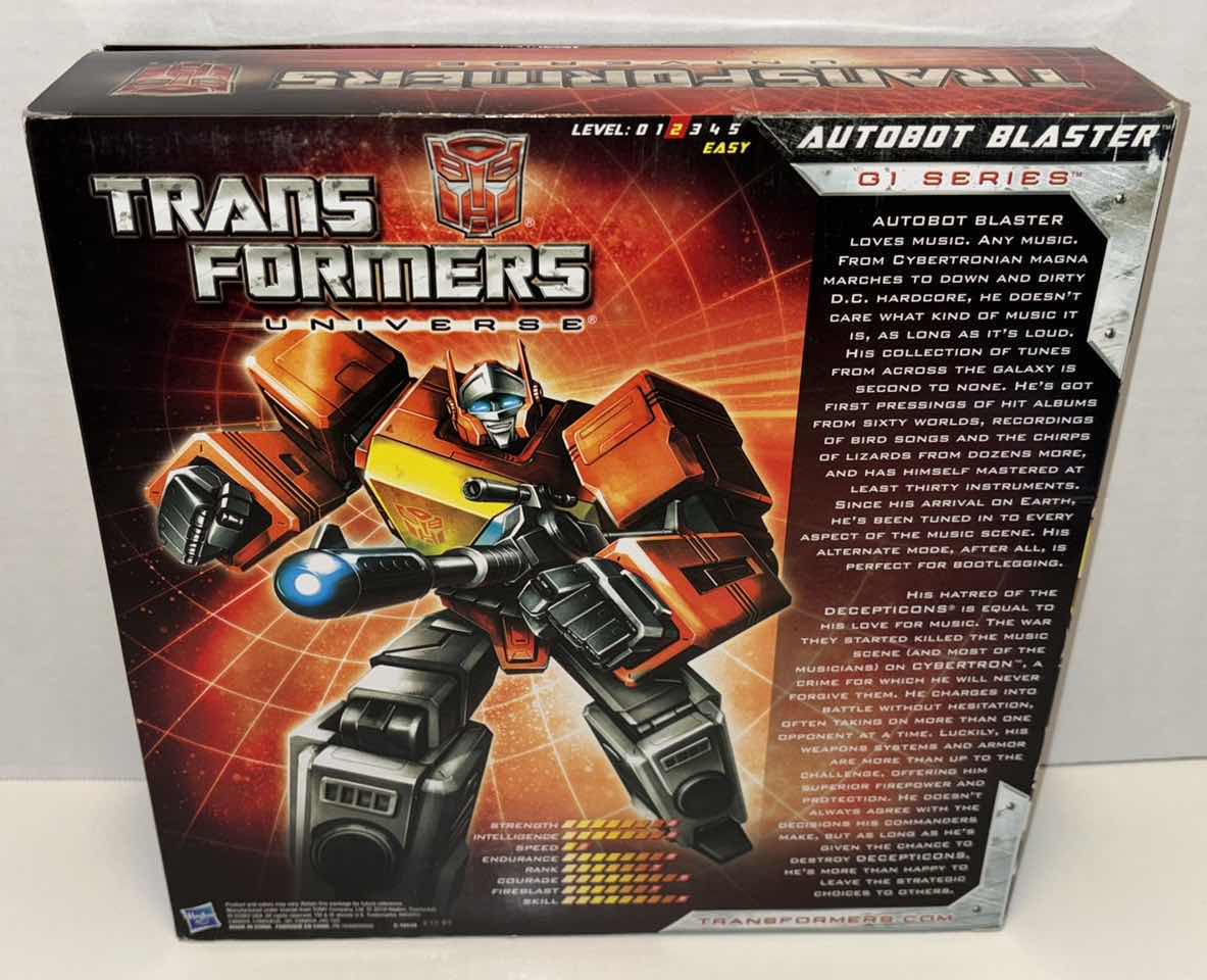 Photo 8 of NEW HASBRO 2010 TRANSFORMERS UNIVERSE G1 SERIES AUTOBOT BLASTER COMMEMORATIVE FIGURE