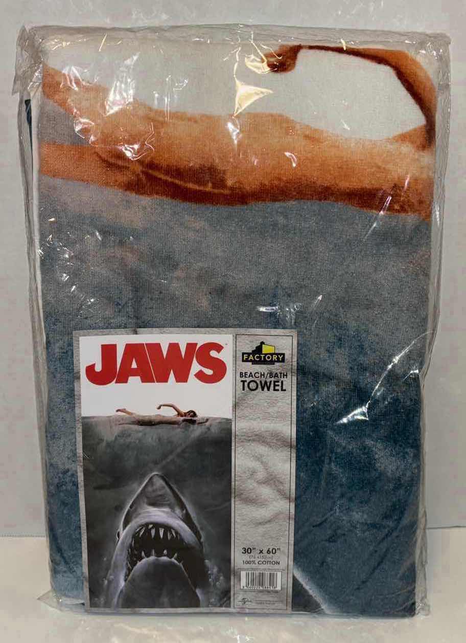 Photo 2 of NEW FACTORY ENTERTAINMENT JAWS 30” x 60” BEACH/BATH TOWEL