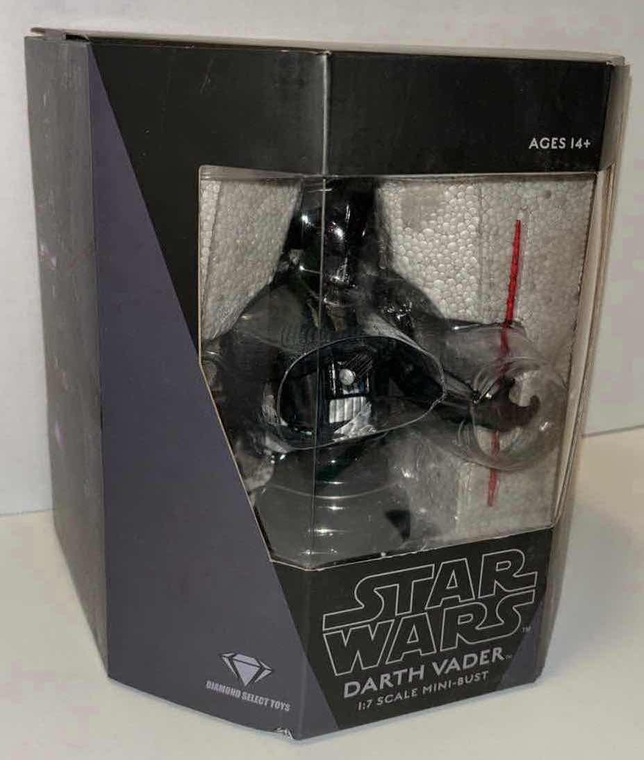 Photo 2 of NEW DIAMOND SELECT TOYS GENTLE GIANT LTD STAR WARS “DARTH VADER” 1:7 SCALE MINI BUST