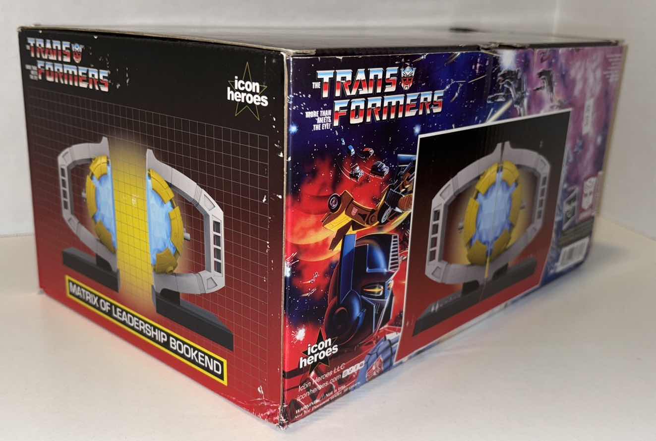 Photo 5 of $70 NEW ICON HEROES THE TRANSFORMERS LIMITED EDITION  MATRIX OF LEADERSHIP BOOKEND (#1246 OF 2000)