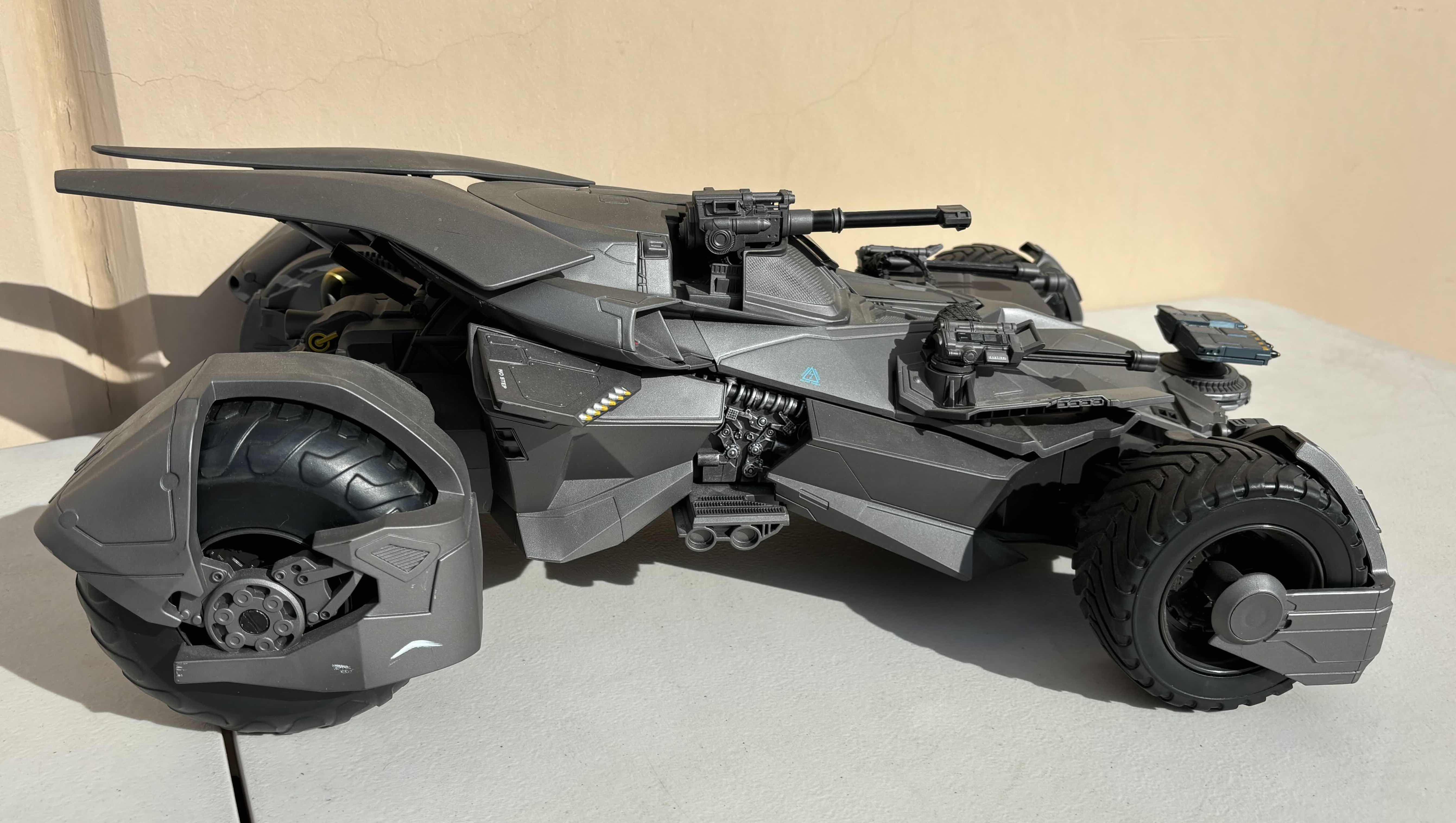 Photo 3 of 2017 JUSTICE LEAGUE ULTIMATE BATMOBILE VEHICLE & 6” BATMAN FIGURE, INTERACTIVE CONTROL W SMART PHONE APP & DRIVERS POV CAMERA IN COCKPIT, AUTHENTIC ENGINE SOUNDS & SMOKE RELEASES FROM EXHAUST PIPE, 4 ARMORED WHEELS ROLL & MISSILES MOVE ON HOOD, “JUMP MODE