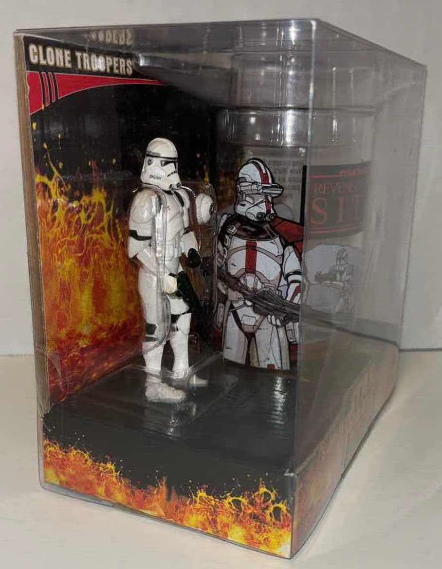 Photo 2 of NEW HASBRO STAR WARS REVENGE OF THE SITH CUP & CLONE TROOPER ACTION FIGURE & ACCESSORIES